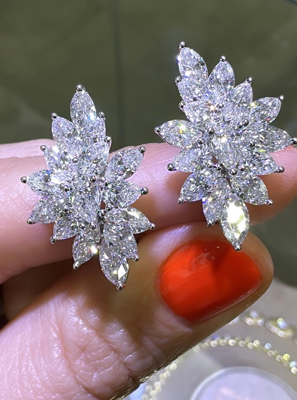 Spektakuläre Marquise- und birnenförmige Diamant-Ohrringe mit ausgefallenen 6,23 Karat t.w. (Marquiseschliff) im Angebot