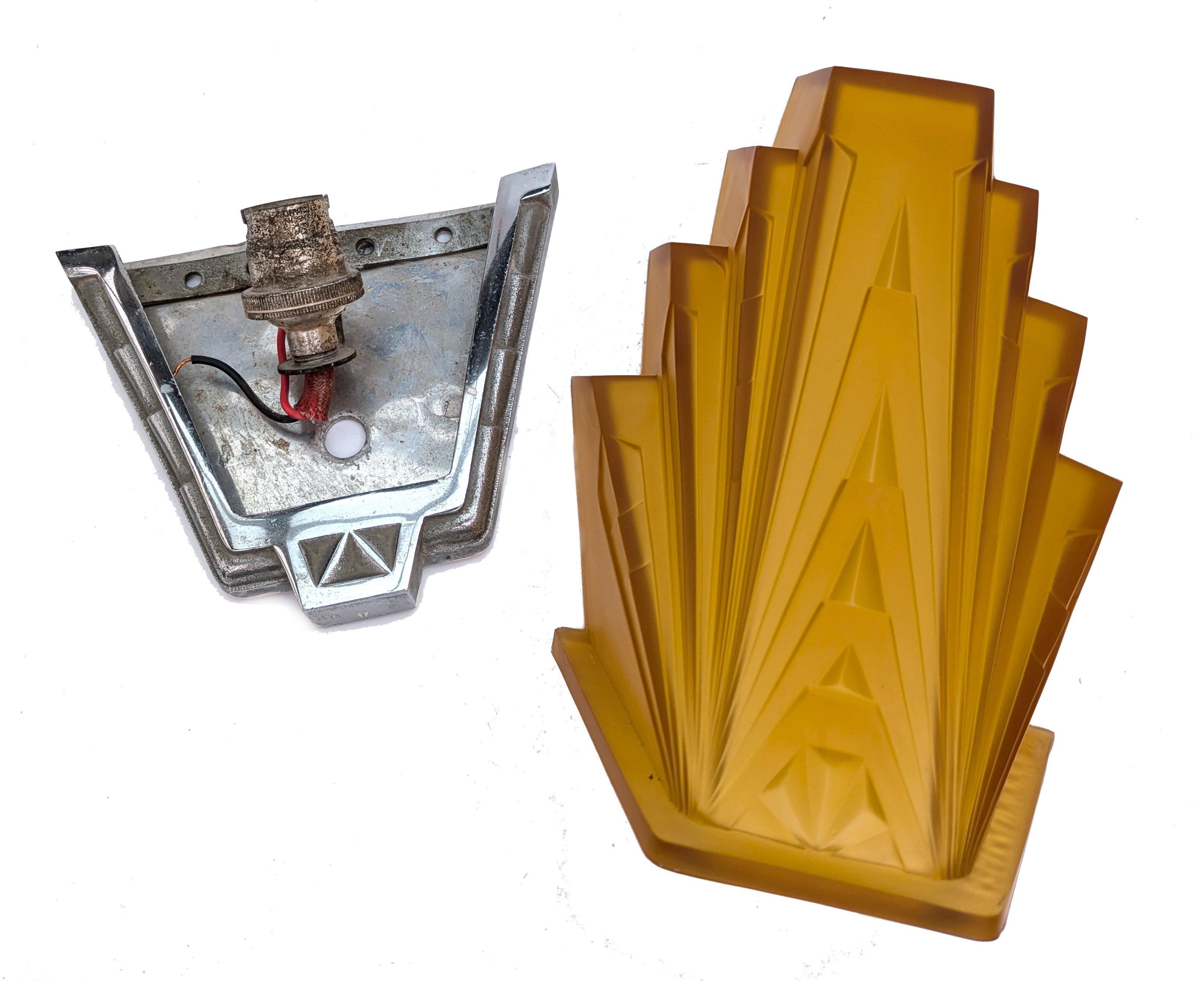 Spektakuläres Paar von Art Deco Wandleuchten Sconces, c1930 (Englisch) im Angebot
