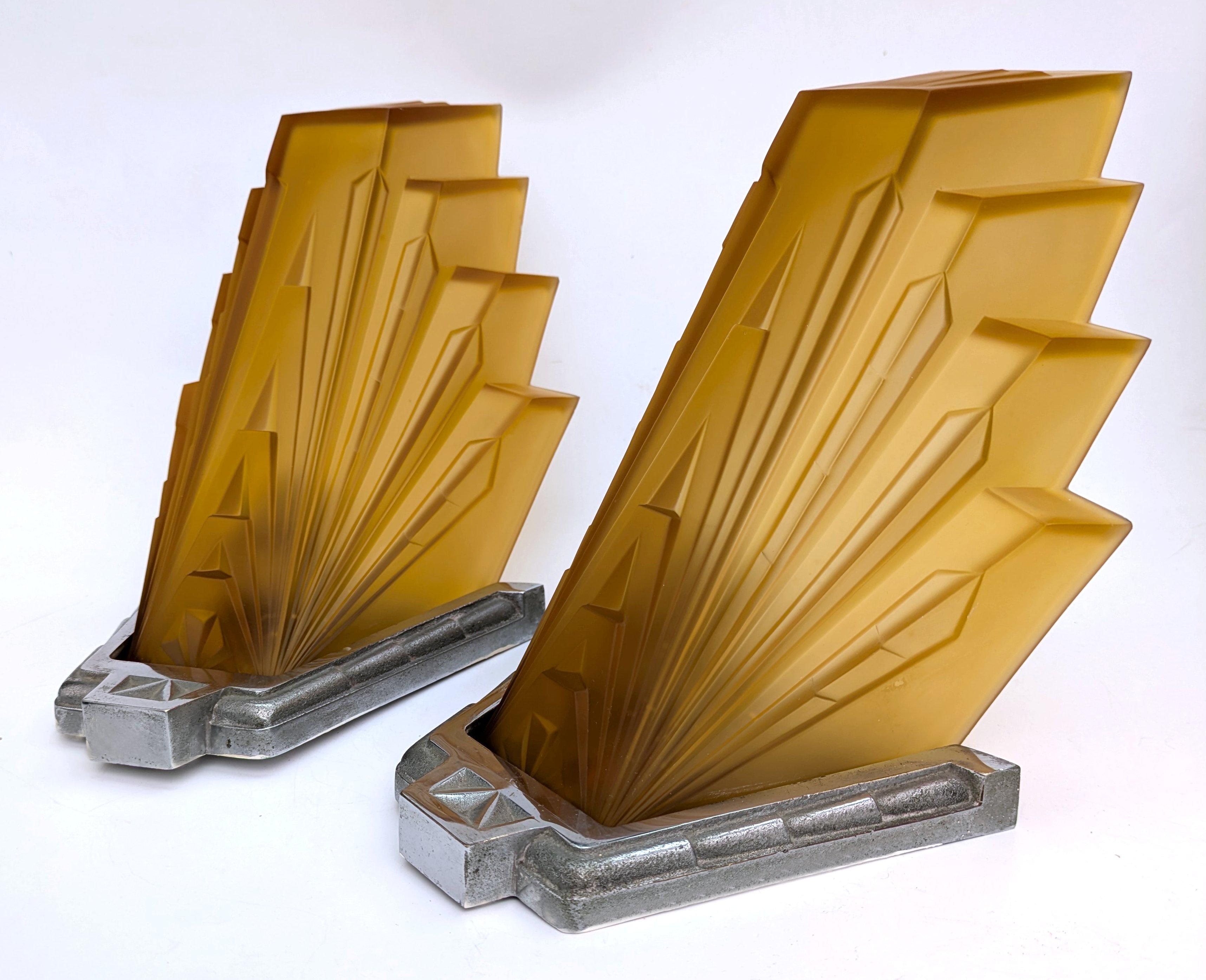 Spektakuläres Paar von Art Deco Wandleuchten Sconces, c1930 im Zustand „Gut“ im Angebot in Devon, England