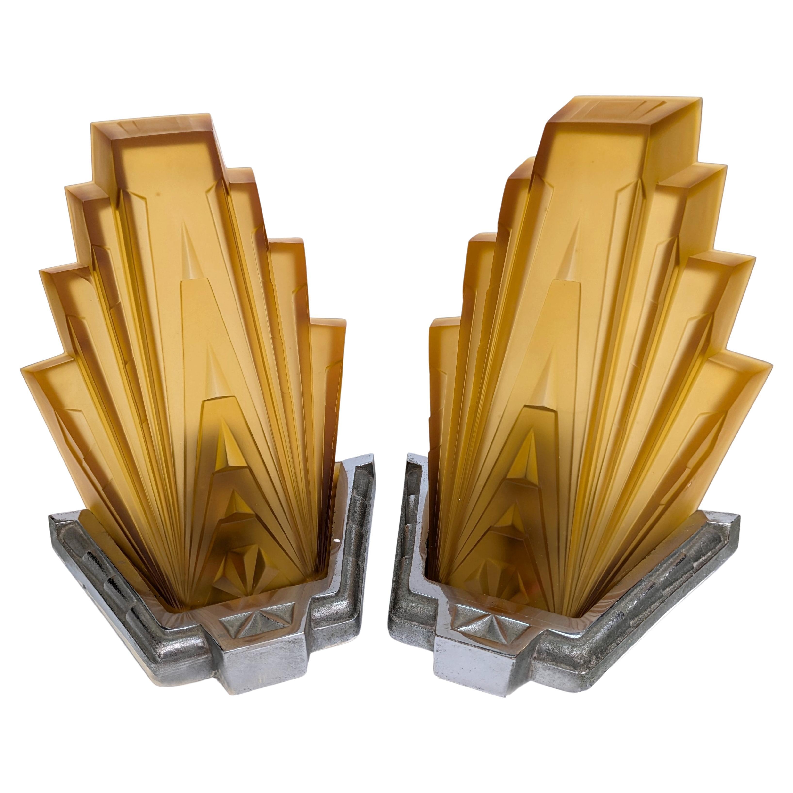 Spektakuläres Paar von Art Deco Wandleuchten Sconces, c1930