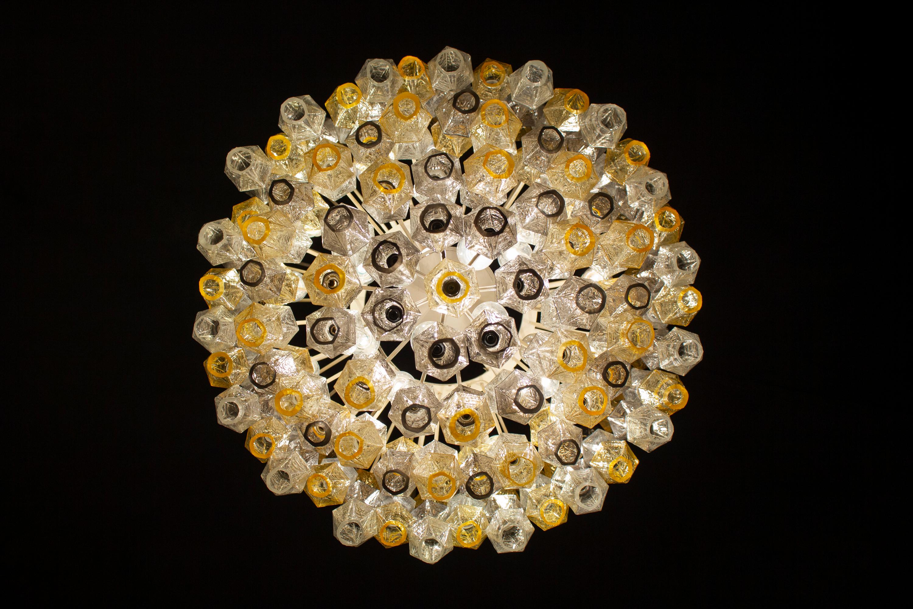 Spectacular Mid-Century Grey and Amber Poliedri Chandelier, 1960 For Sale 5