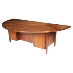 Spektakulärer Chefschreibtisch aus Nussbaumholz von Jens Risom, Mid-Century Modern, Demilune