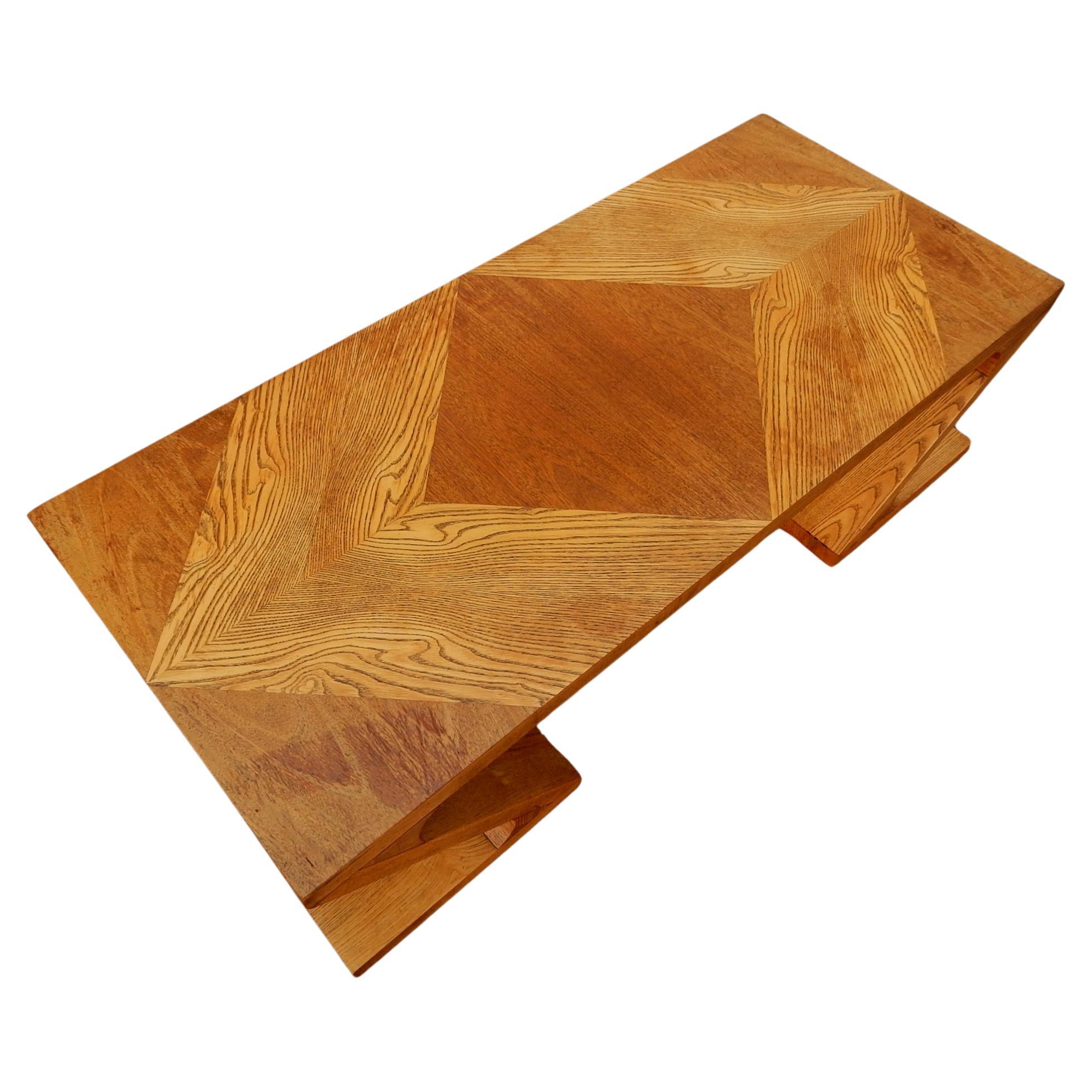 Chêne Spectaculaire table basse zigzag moderne du milieu du siècle dernier en vente