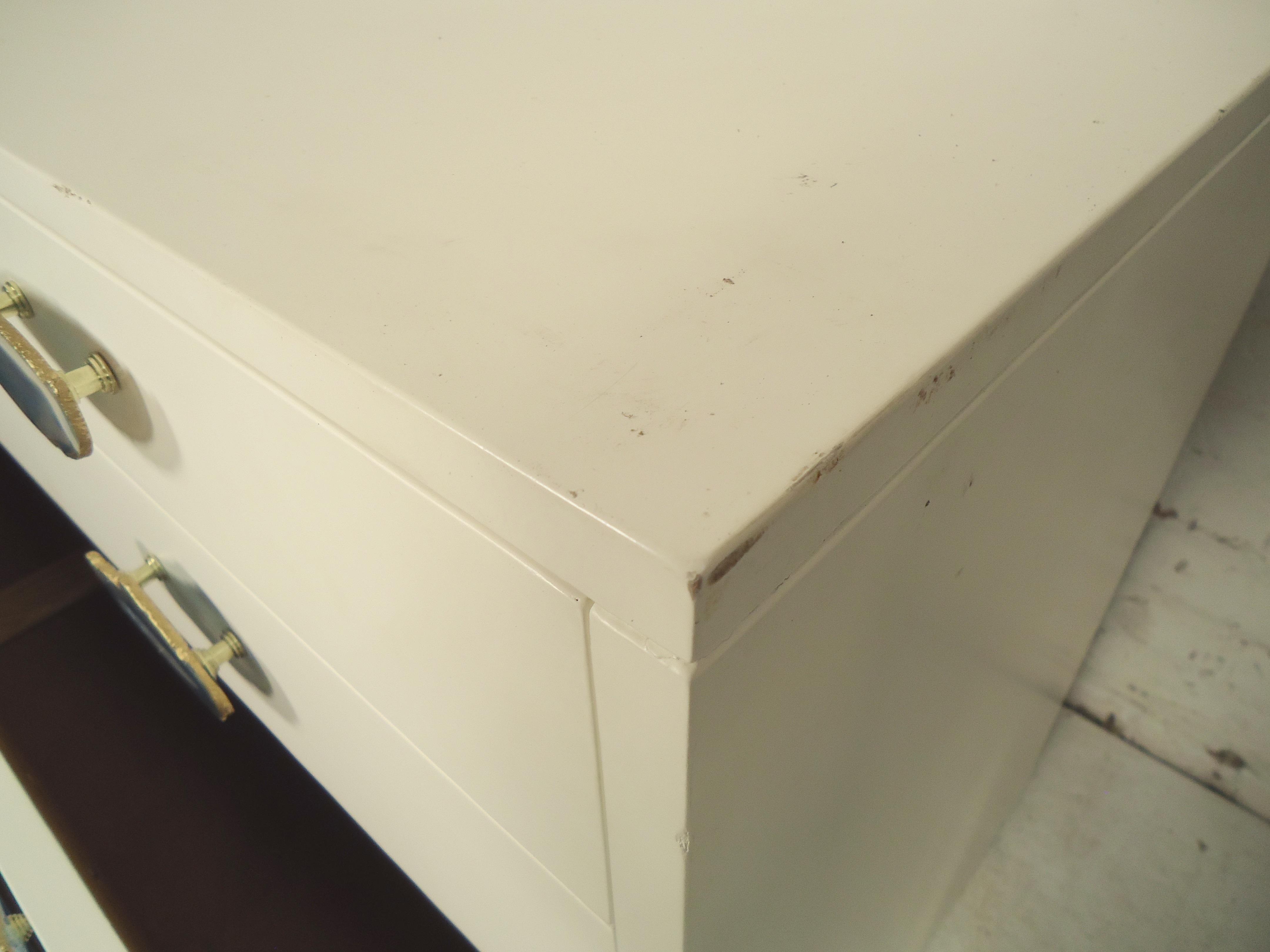 Spectacular Midcentury Dresser with Quartz Handles 3