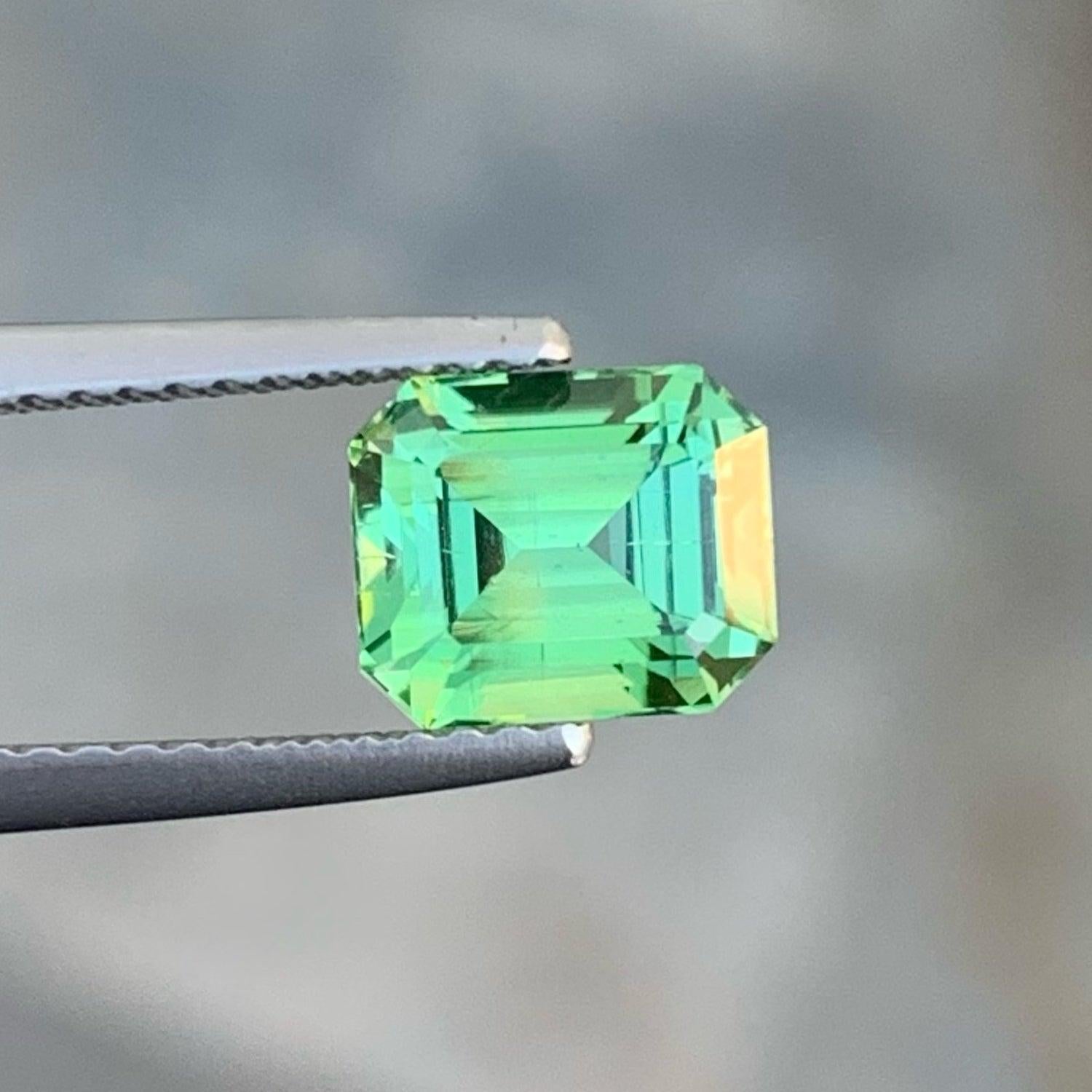 Modern Spectacular Mint Green Tourmaline 1.85 CTS Afghanistan Tourmaline Jewelry For Sale