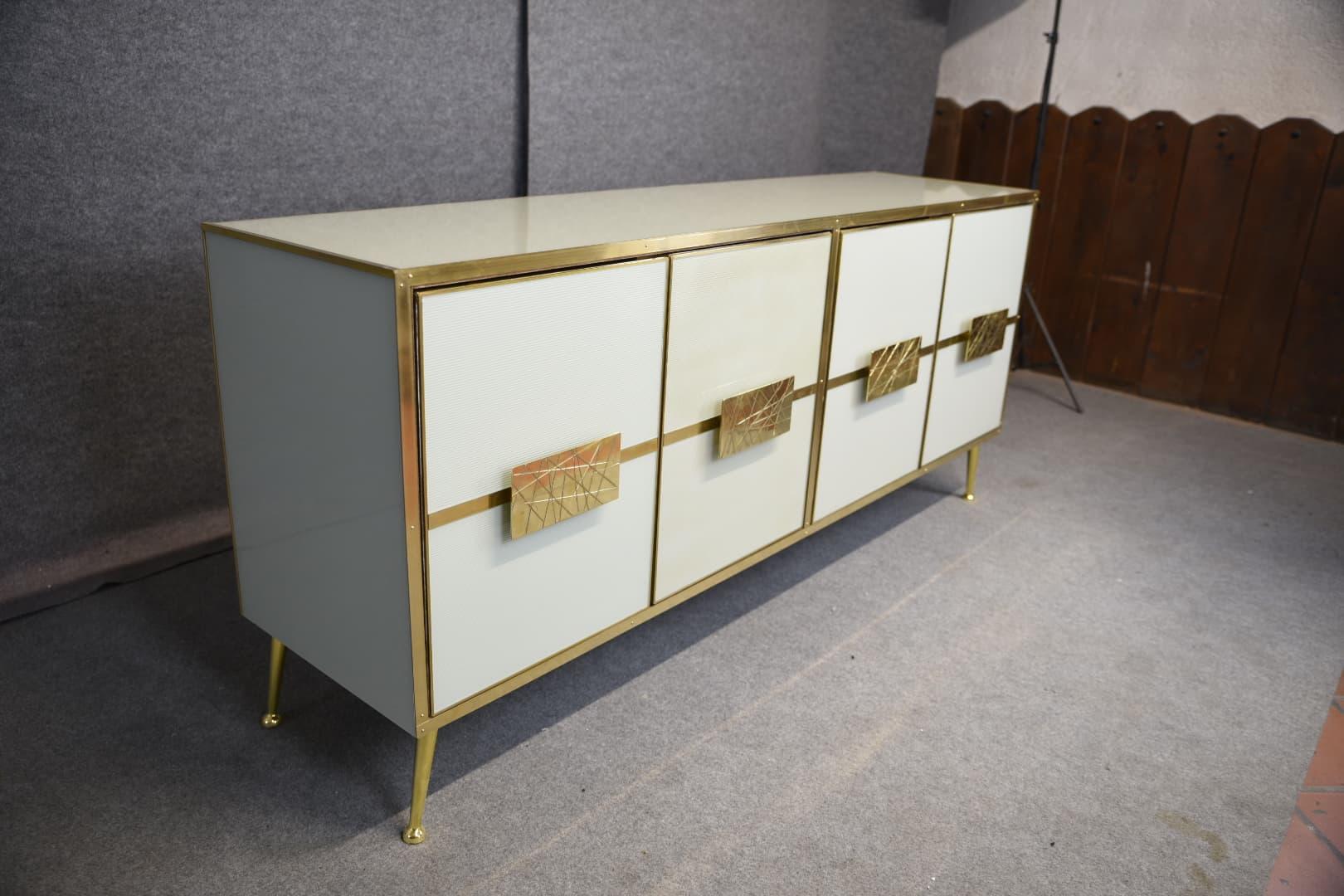 Spectacular Modern Sideboard with White Murano Glass Grissinato Italian Artistry For Sale 4