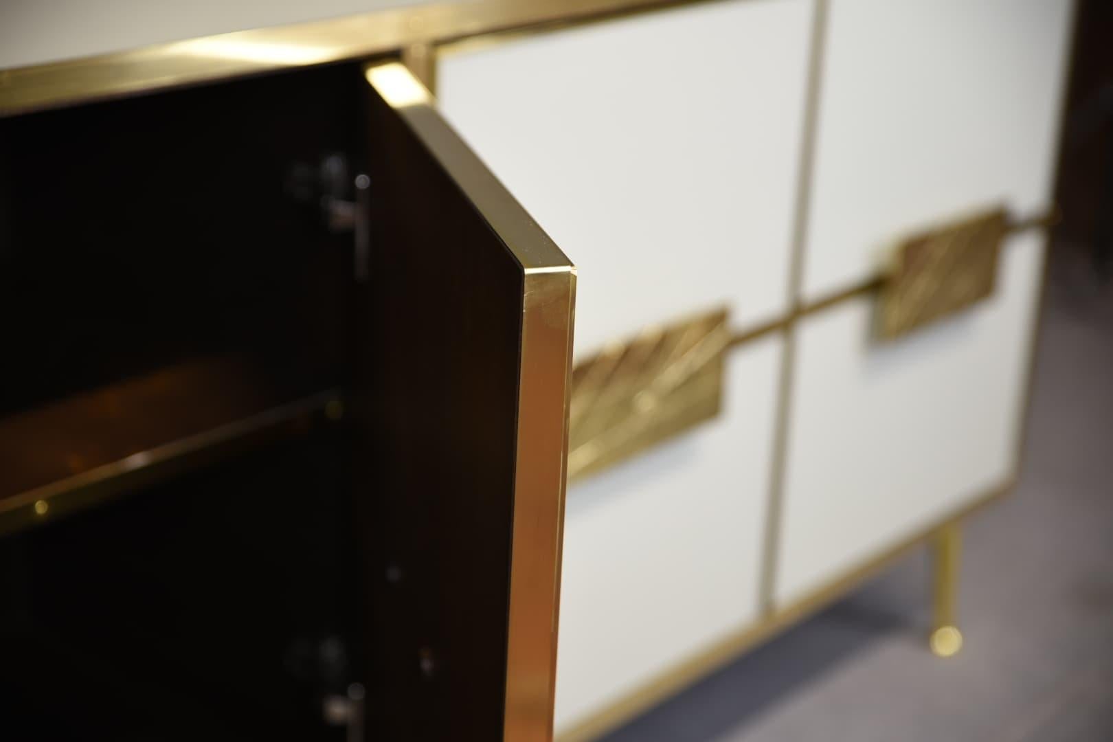 Spectacular Modern Sideboard with White Murano Glass Grissinato Italian Artistry In New Condition For Sale In Guazzora, IT