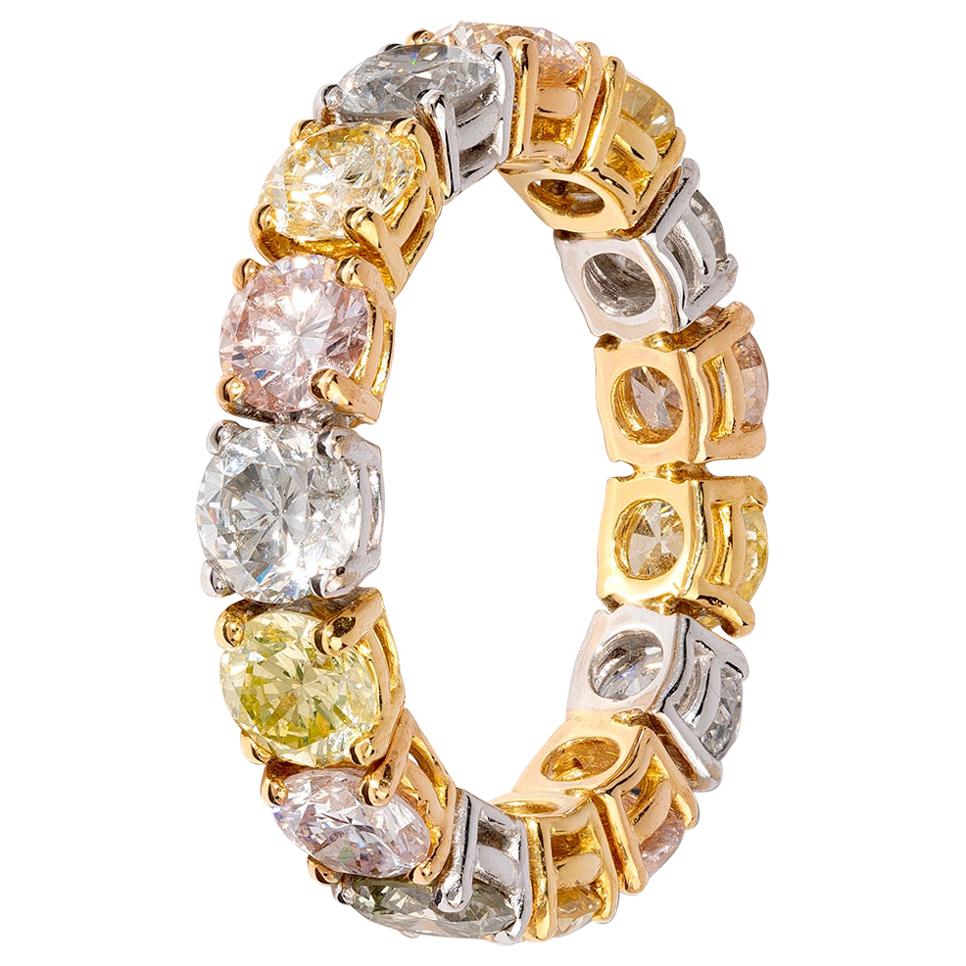 Bague d'éternité avec diamants rose clair, jaune et gris de 4,5 carats  en vente