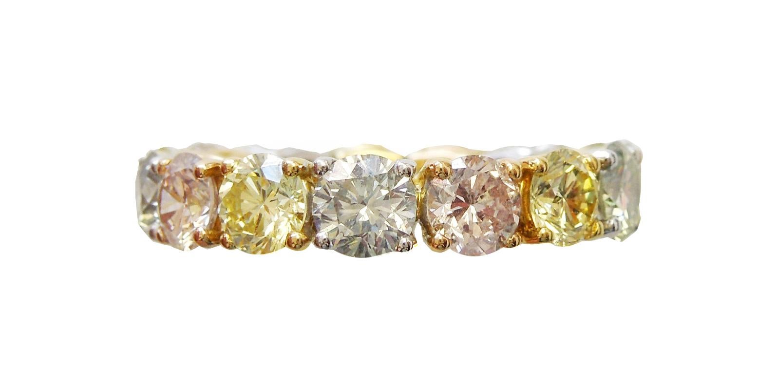 Eternity-Ring mit 4,5 Karat hellrosa, gelben und grauen Diamanten  im Angebot 2