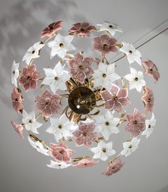 Spectaculaire lustre de Murano pleine de fleurs roses et blanches, années 1980