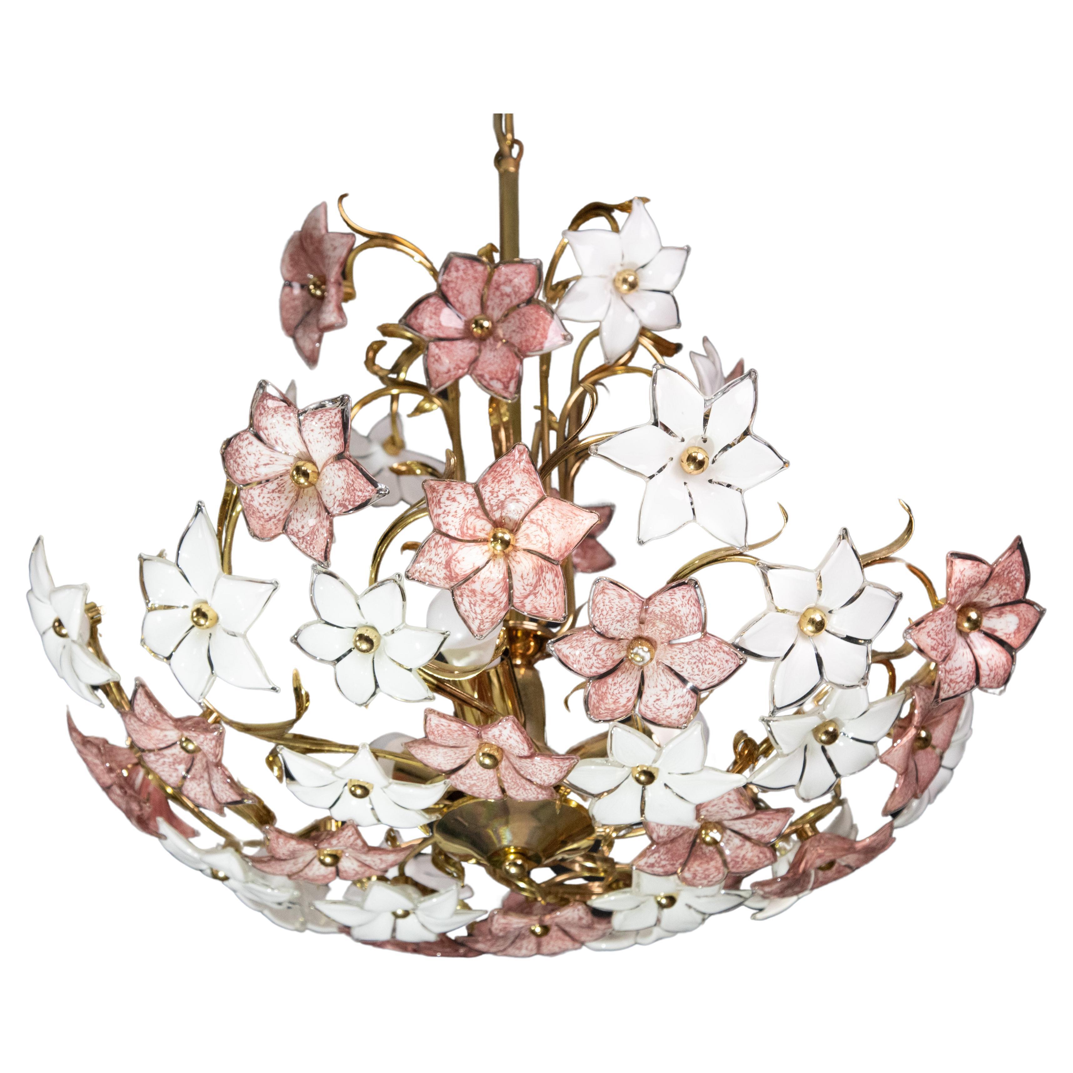 Spectacular Murano Chandelier Full of Pink and White Flowers, 1980s In Good Condition For Sale In Roma, IT