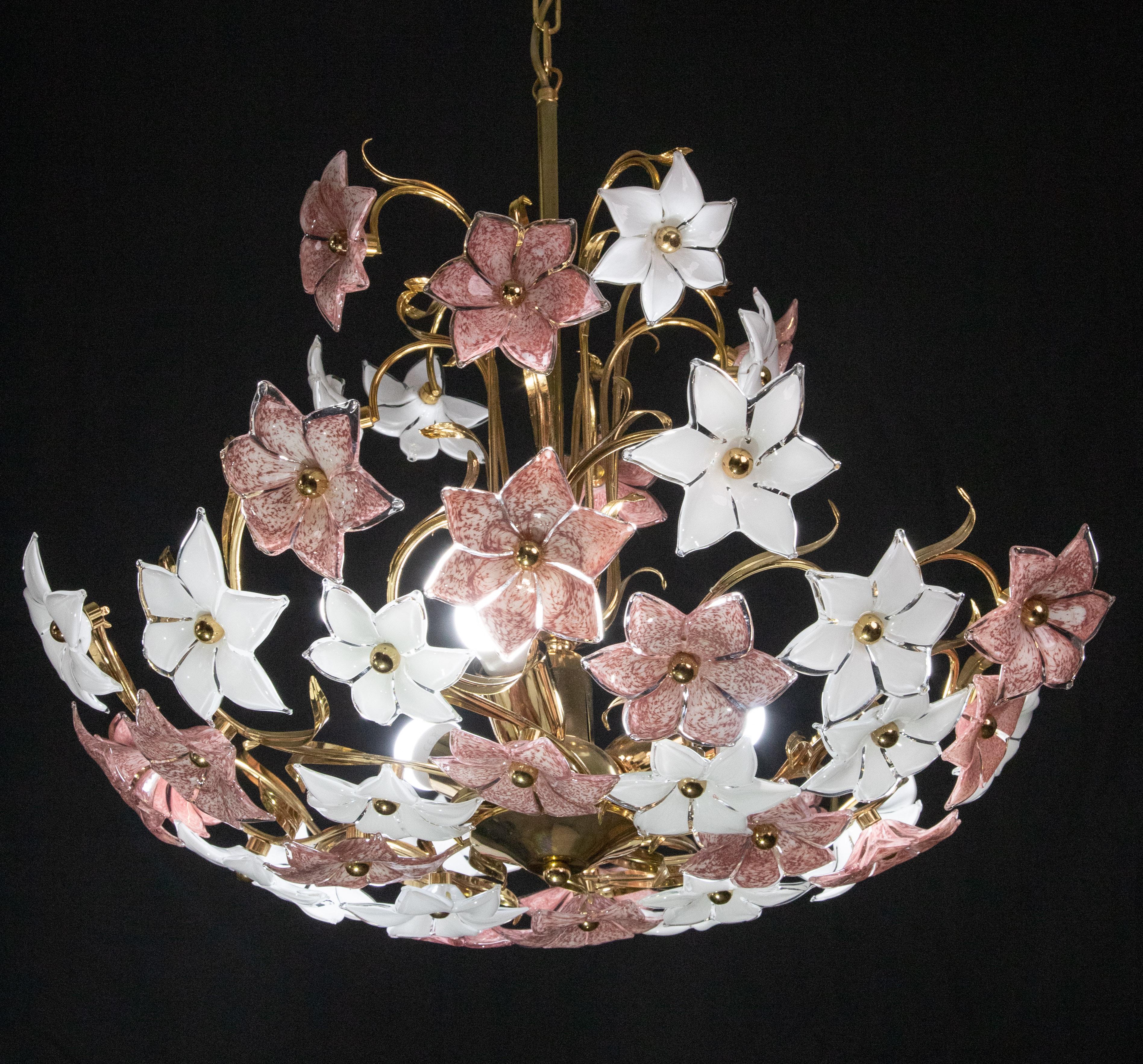 Late 20th Century Spectacular Murano Chandelier Full of Pink and White Flowers, 1980s For Sale