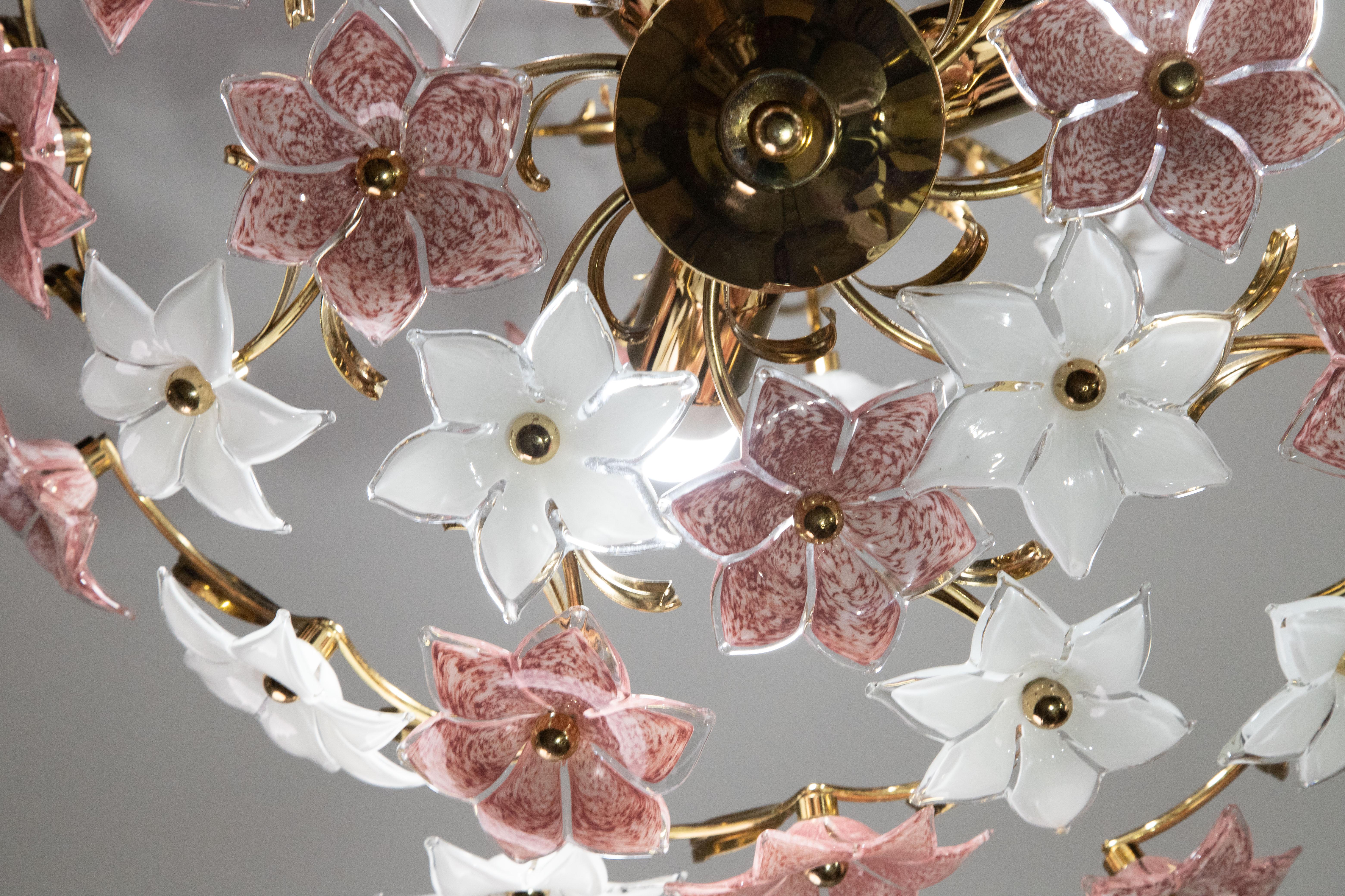 Spectacular Murano Chandelier Full of Pink and White Flowers, 1980s For Sale 3