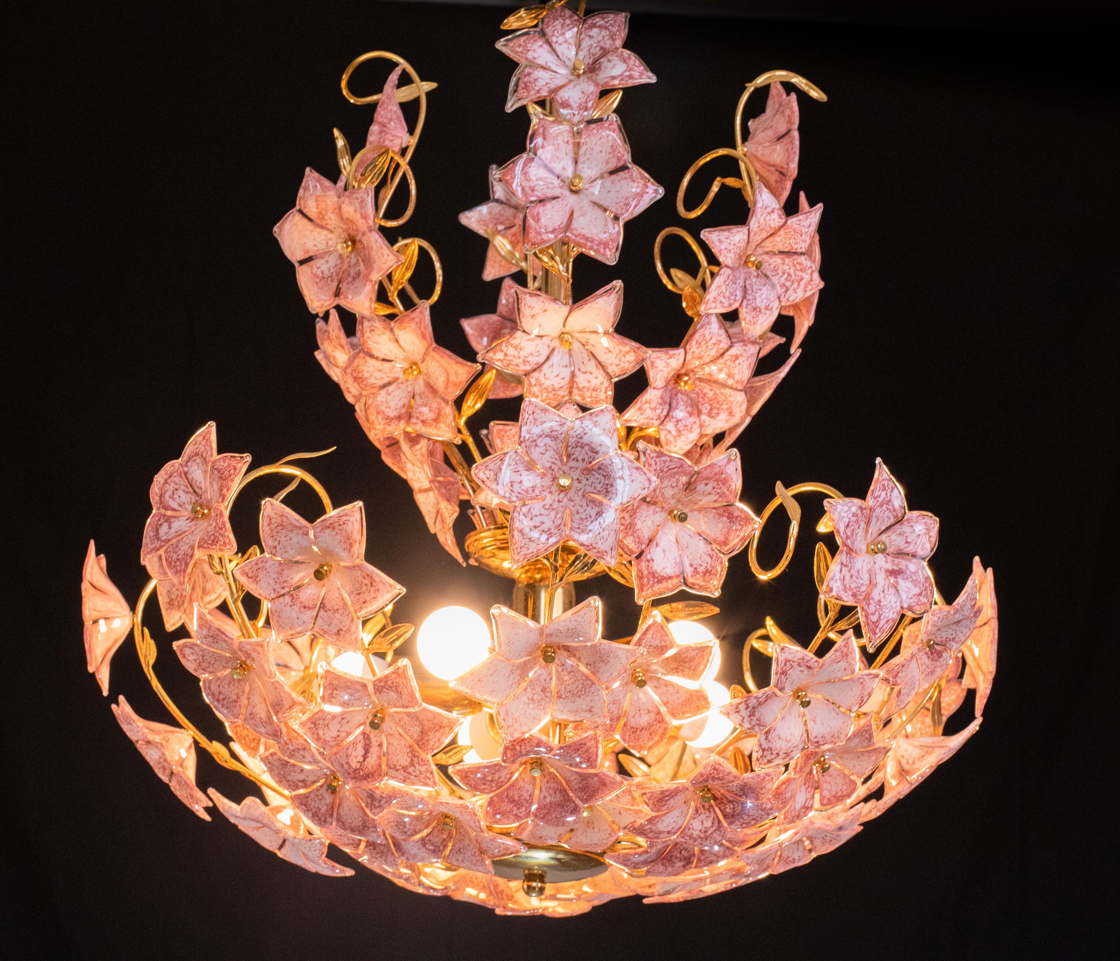 Spectacular Murano Chandelier Full of Pink Flowers, 1970s For Sale 1