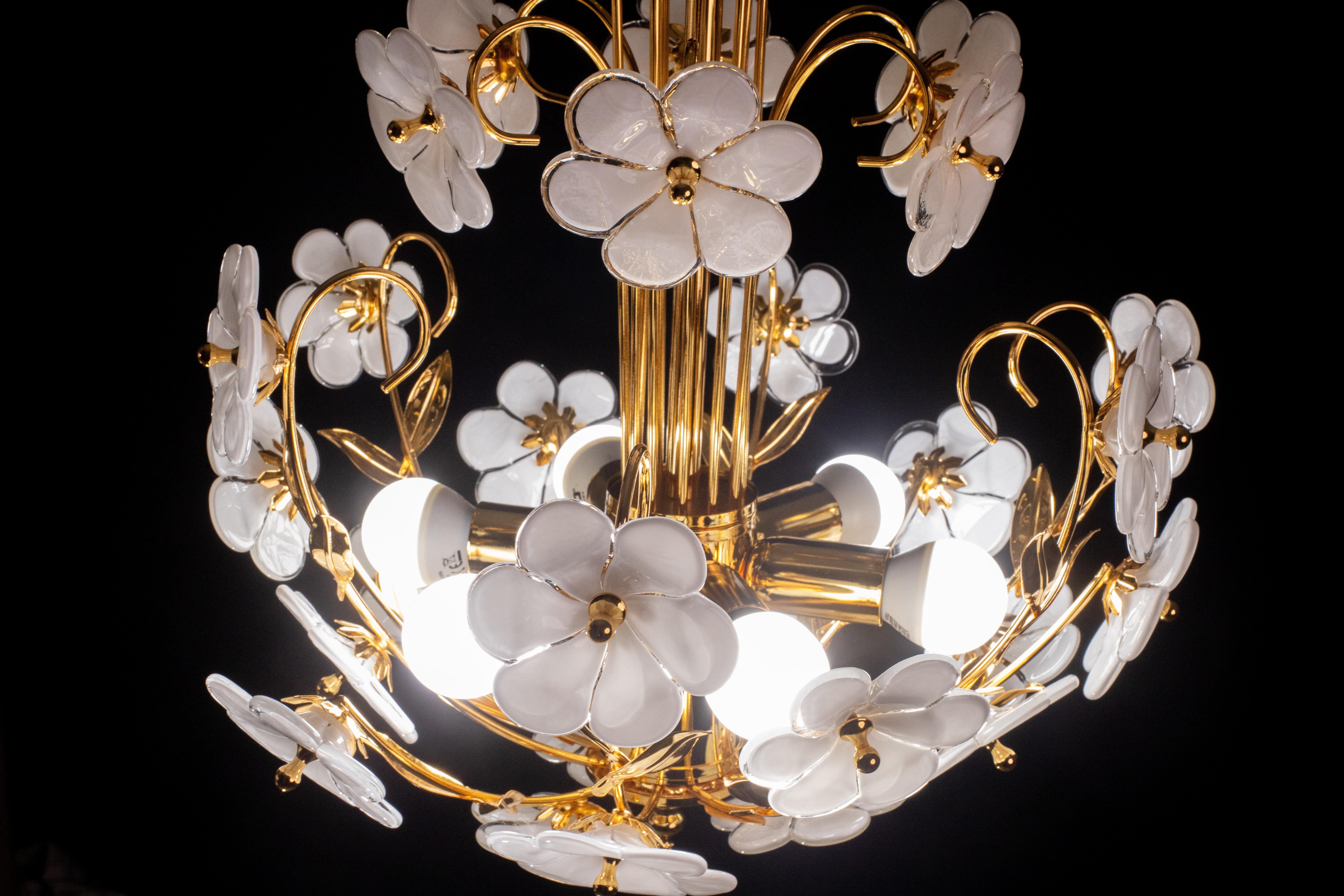 Late 20th Century Spectacular Murano Chandelier Full of White Flowers, new bath gold, 1980s For Sale
