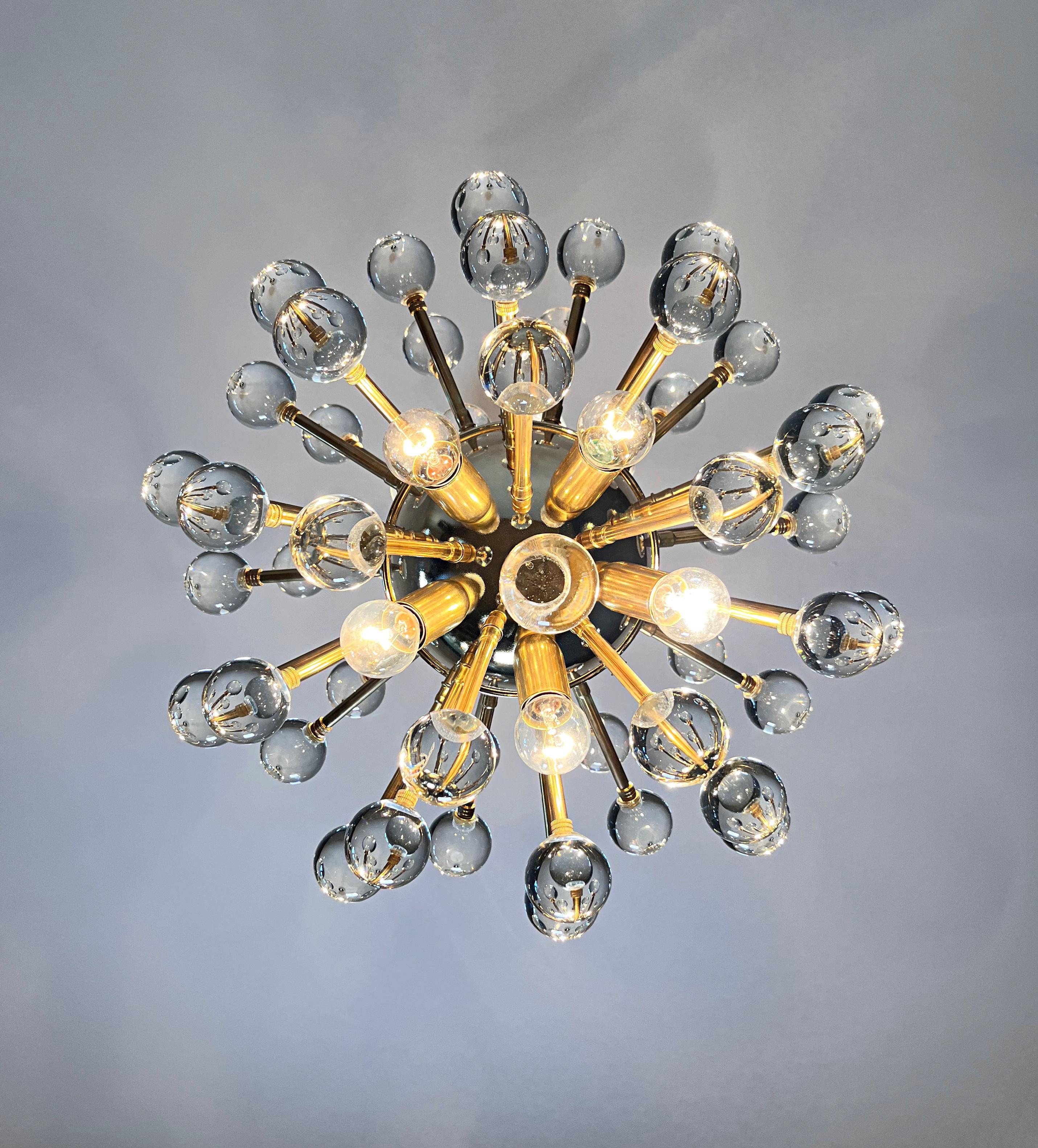 Spectacular Murano clear Glass Sputnik Chandelier - 51 glasses in vendita 10