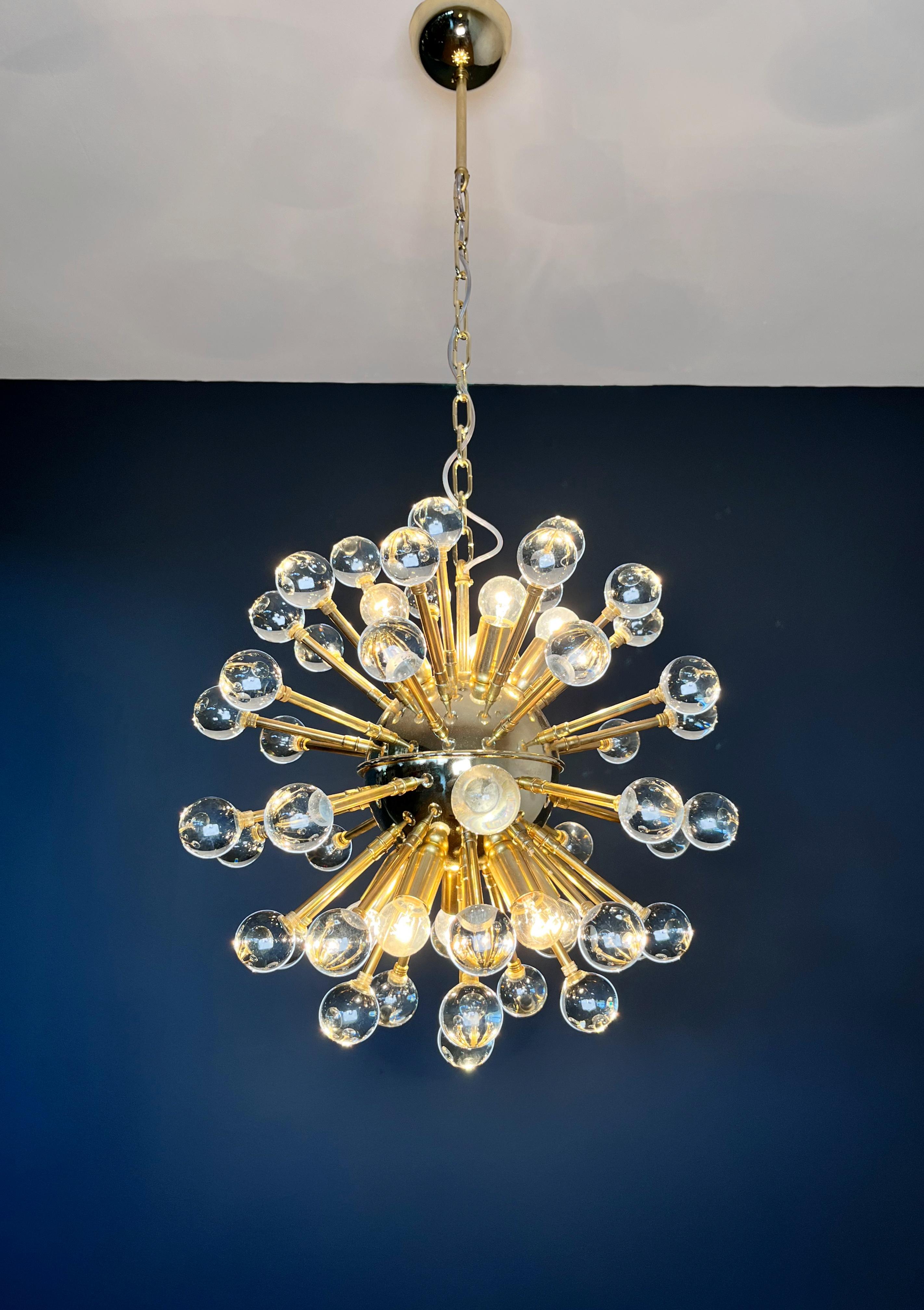 Spectacular Murano clear Glass Sputnik Chandelier - 51 glasses in vendita 12
