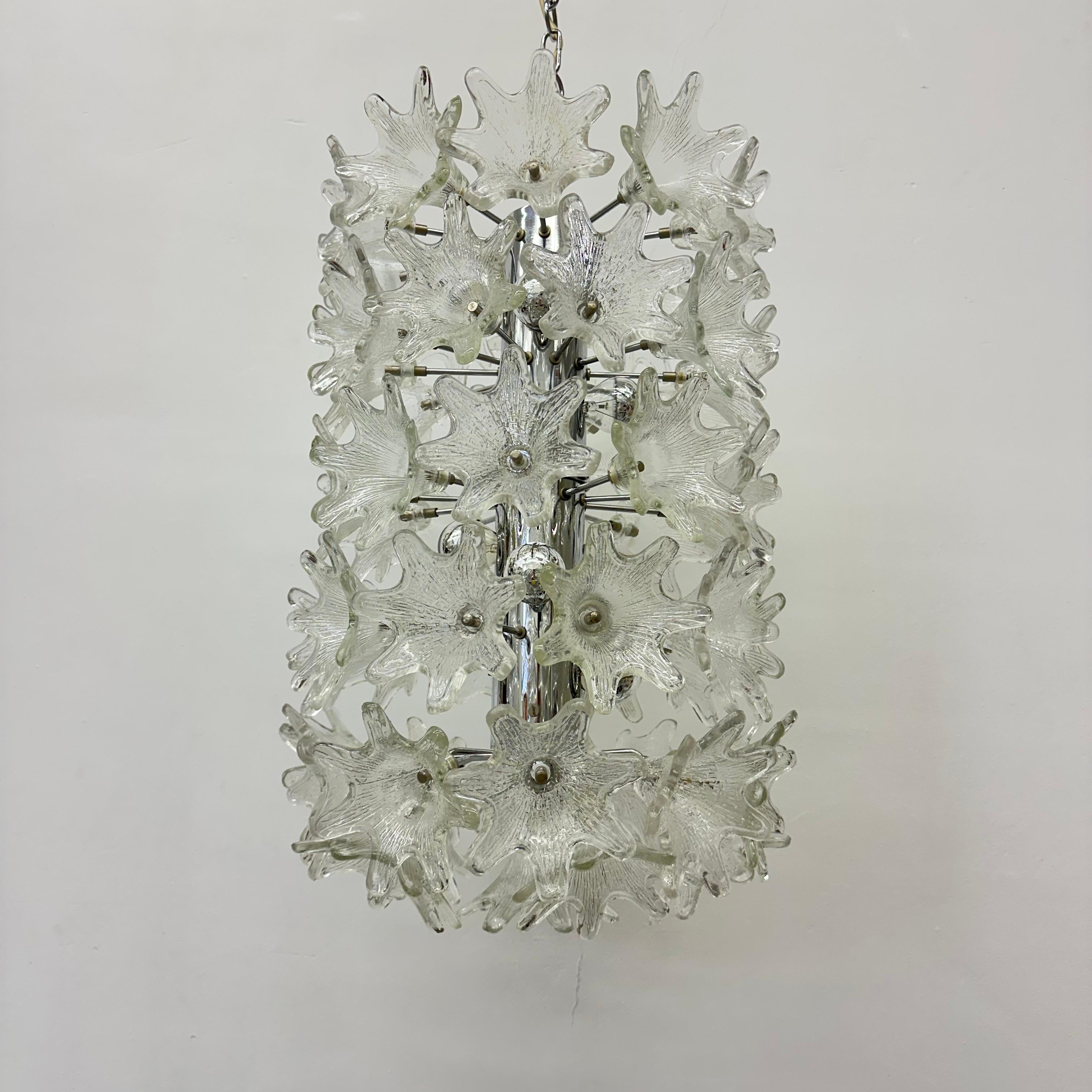Mid-Century Modern Spectacular Murano glass flower chandelier by Venini for VeArt, Italy 1970s For Sale