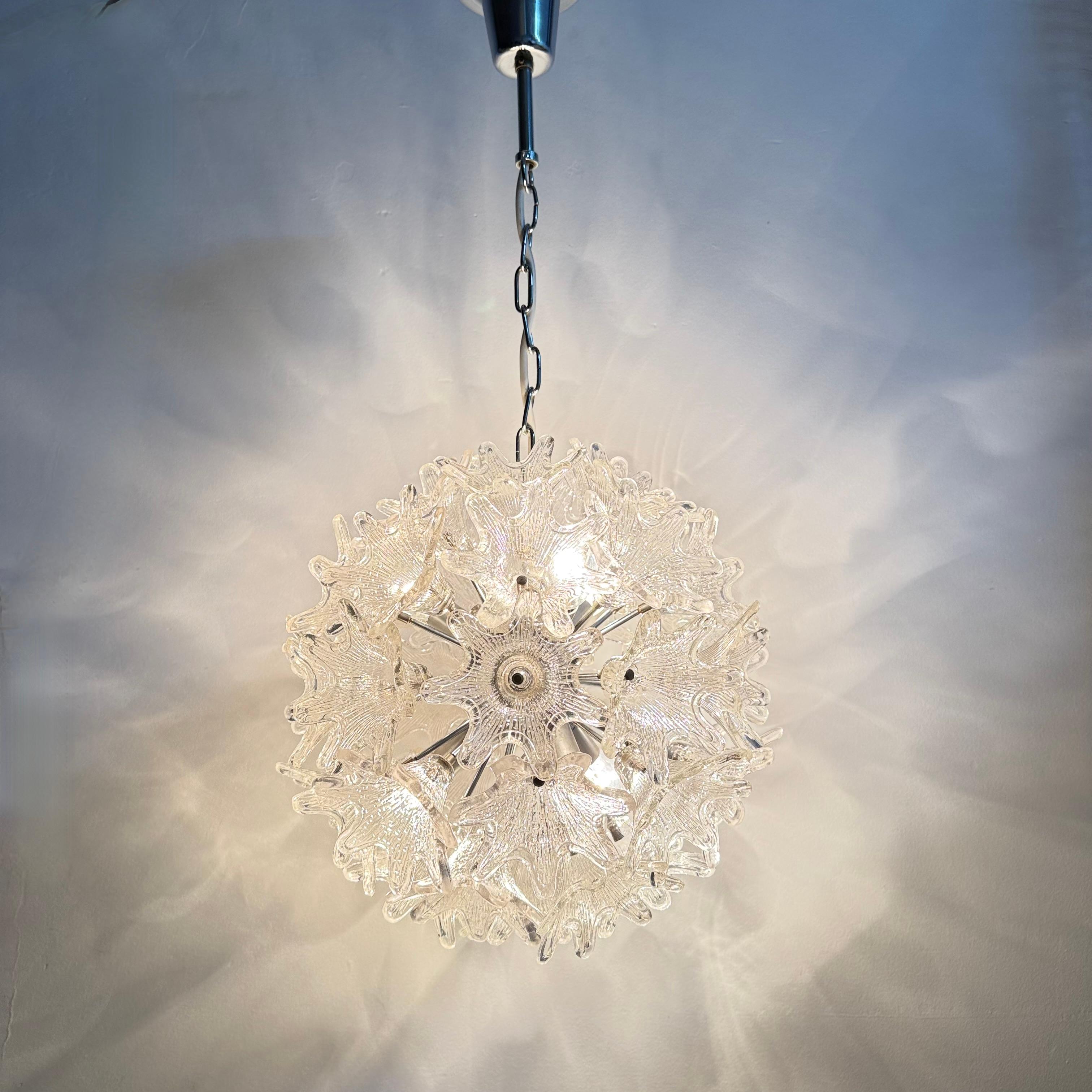 Spektakulärer Blumenleuchter aus Murano-Glas von Venini für VeArt, Italien 1970er Jahre (Moderne der Mitte des Jahrhunderts) im Angebot