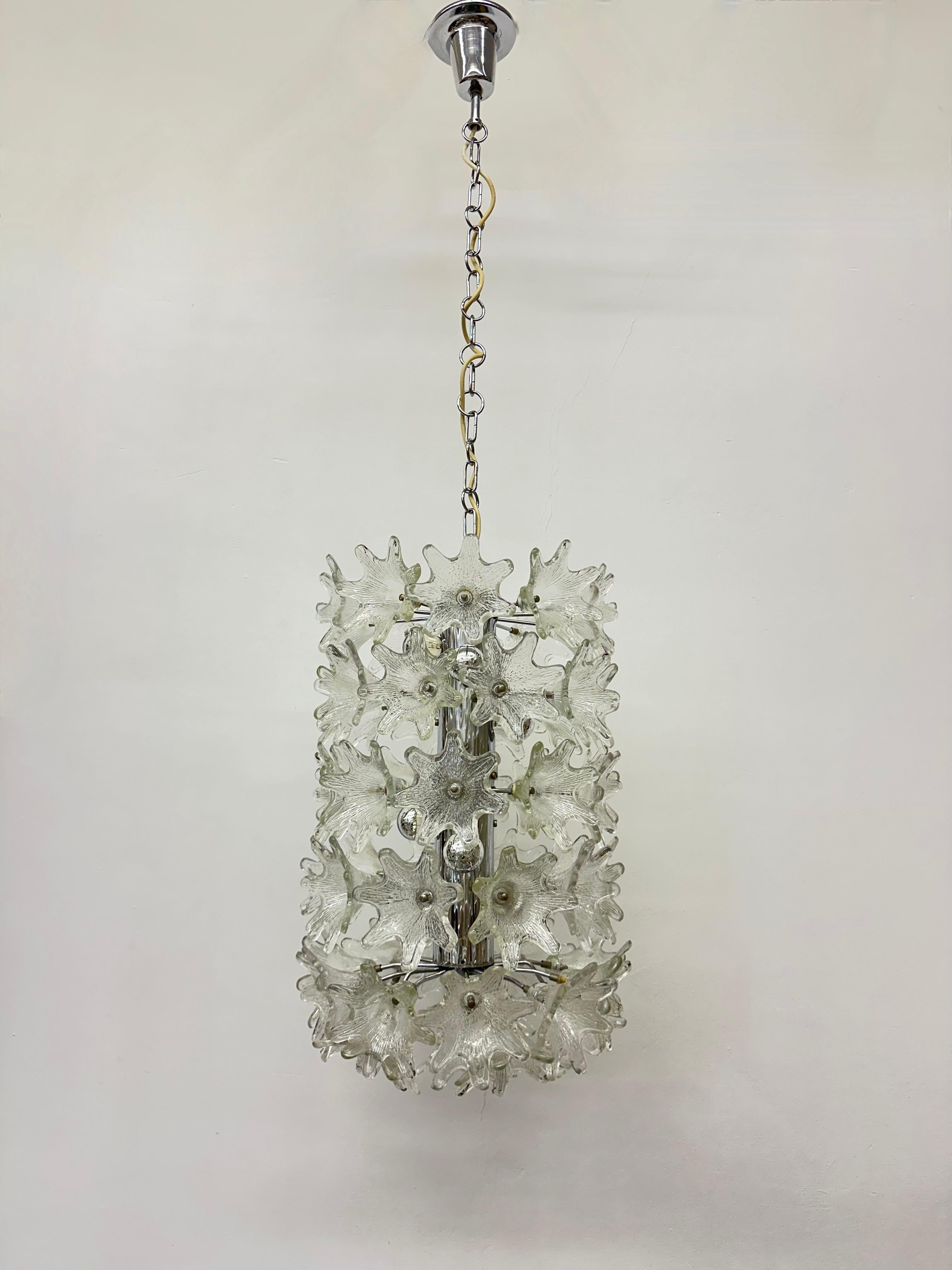 Spectacular Murano glass flower chandelier by Venini for VeArt, Italy 1970s For Sale 1