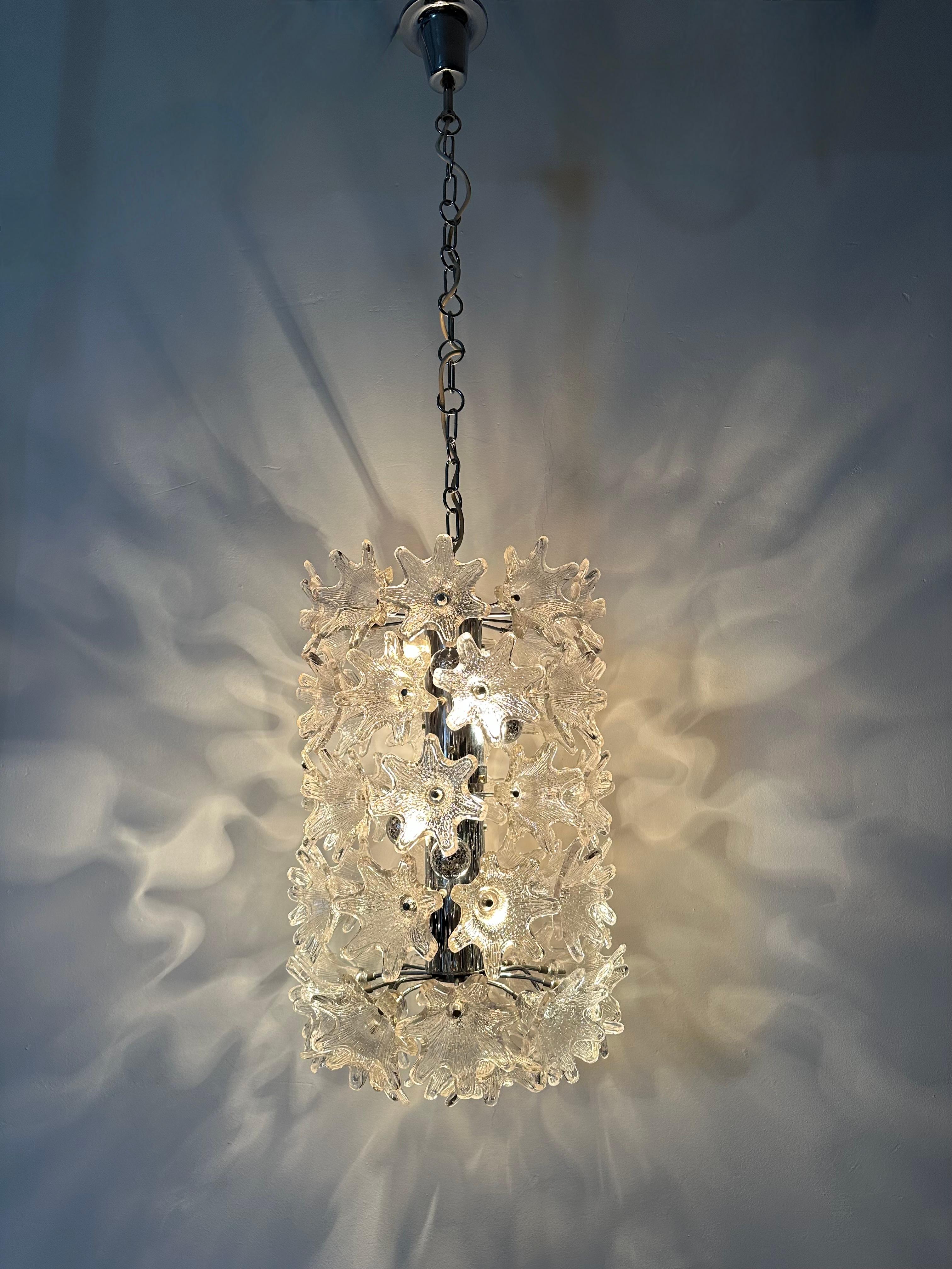 Spectacular Murano glass flower chandelier by Venini for VeArt, Italy 1970s For Sale 2