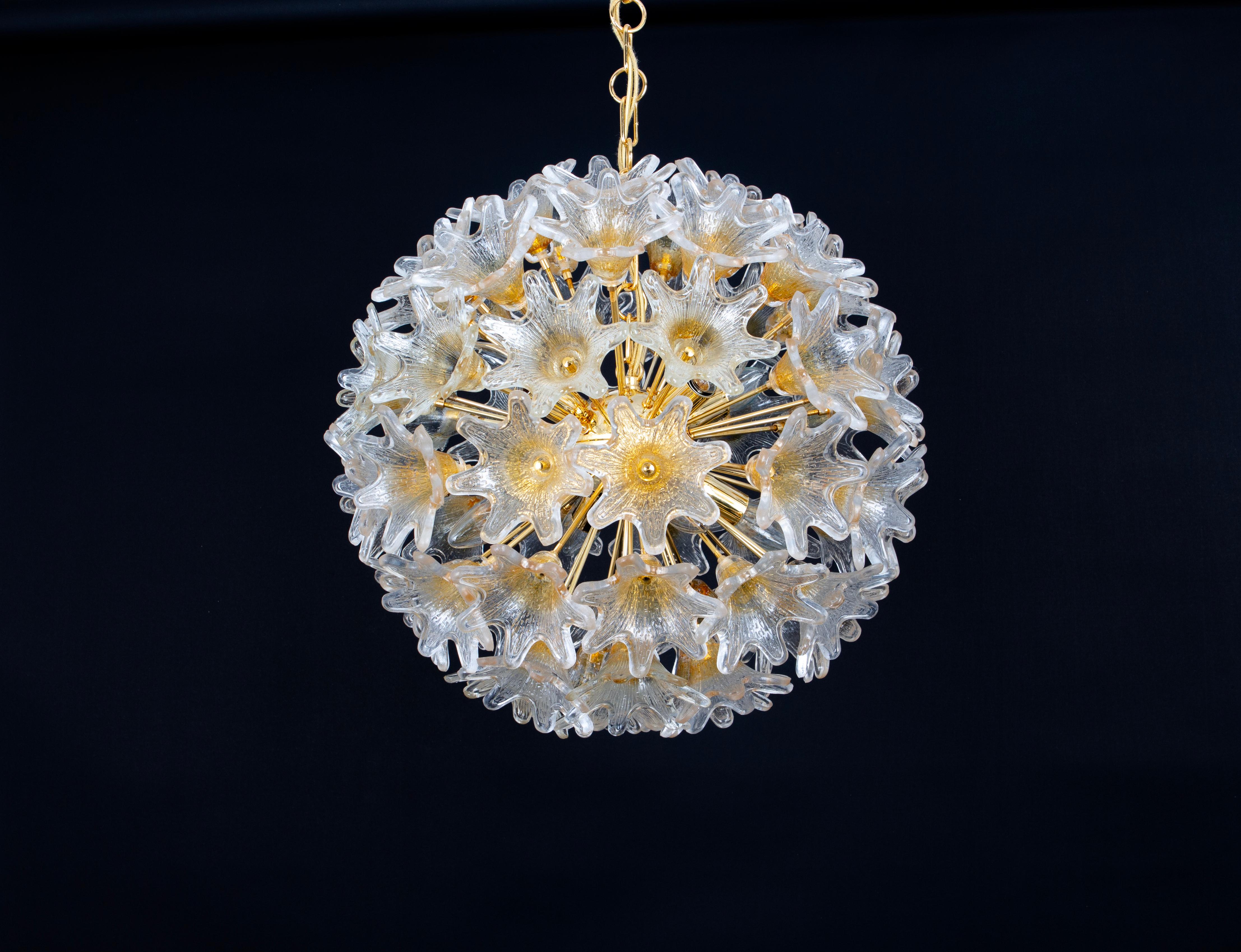 Spectacular Murano Glass Sunburst Flower Chandelier by Venini VeArt, Italy 1970s For Sale 1