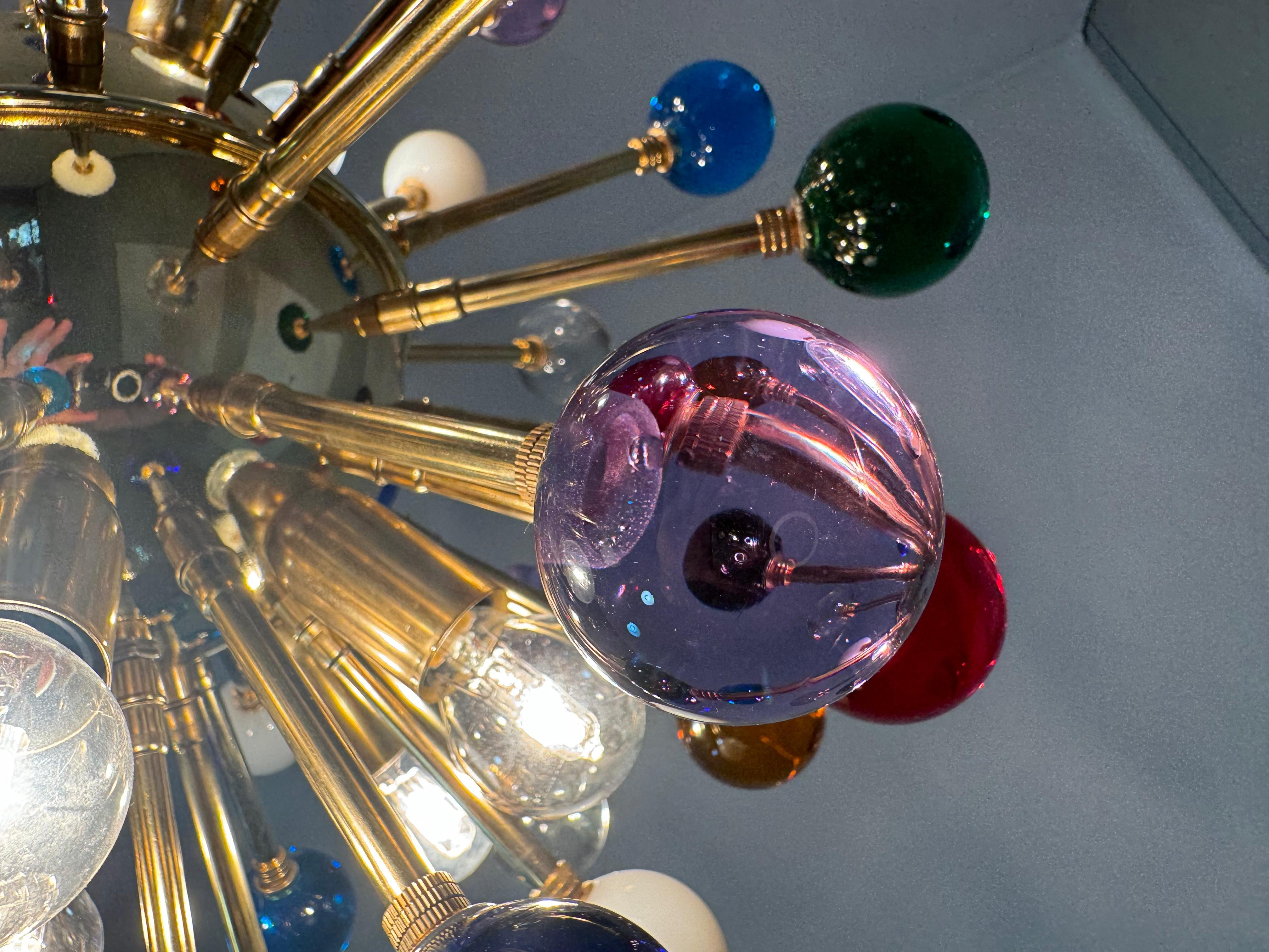 Spektakulärer Sputnik-Kronleuchter aus mehrfarbigem Muranoglas - 51 Gläser 10