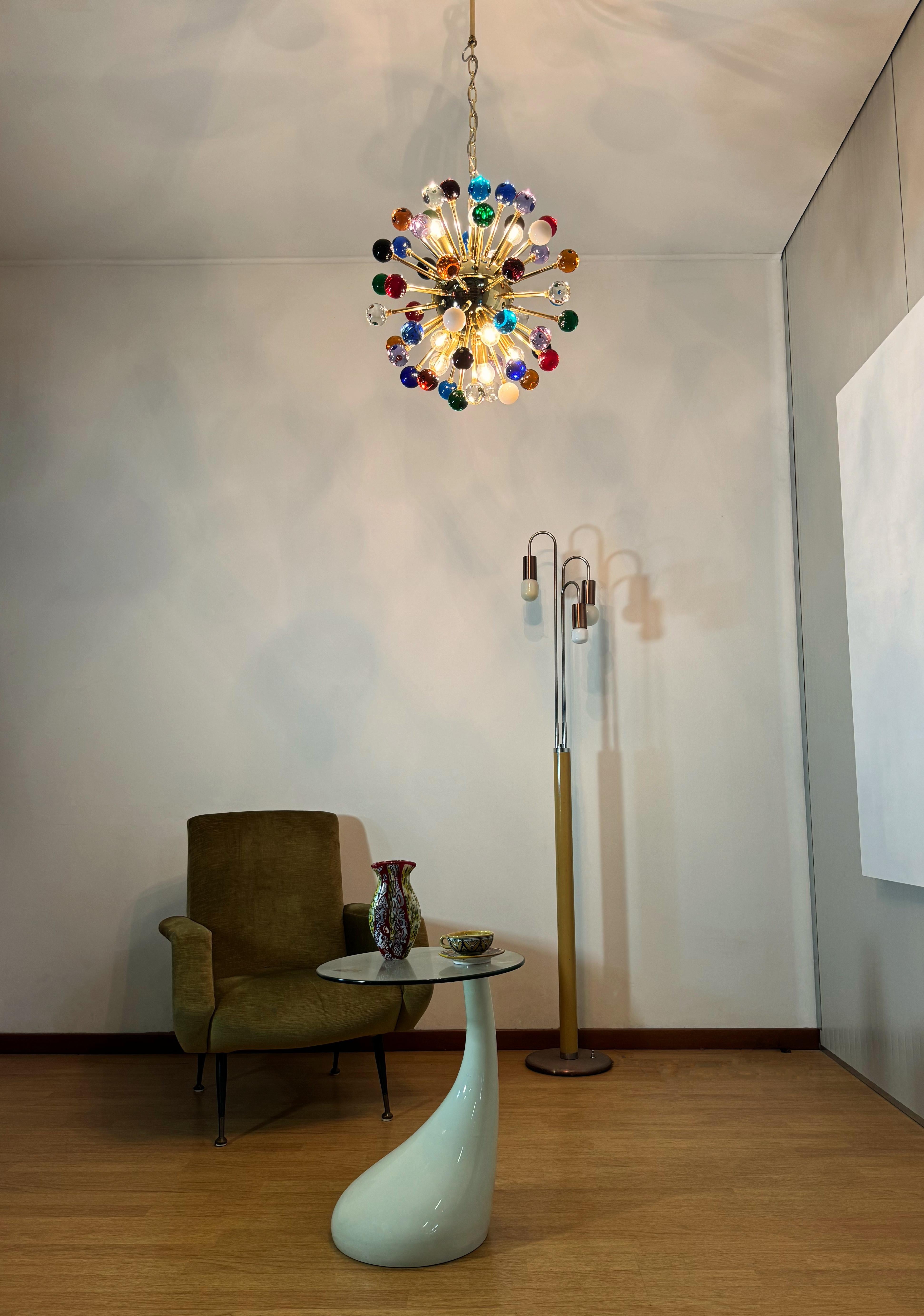 Spektakulärer Sputnik-Kronleuchter aus mehrfarbigem Muranoglas - 51 Gläser (20th Century)