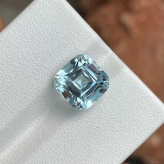 Spectacular Natural Aquamarine Gemstone 6.85 Carats Eye-Clean Aquamarine