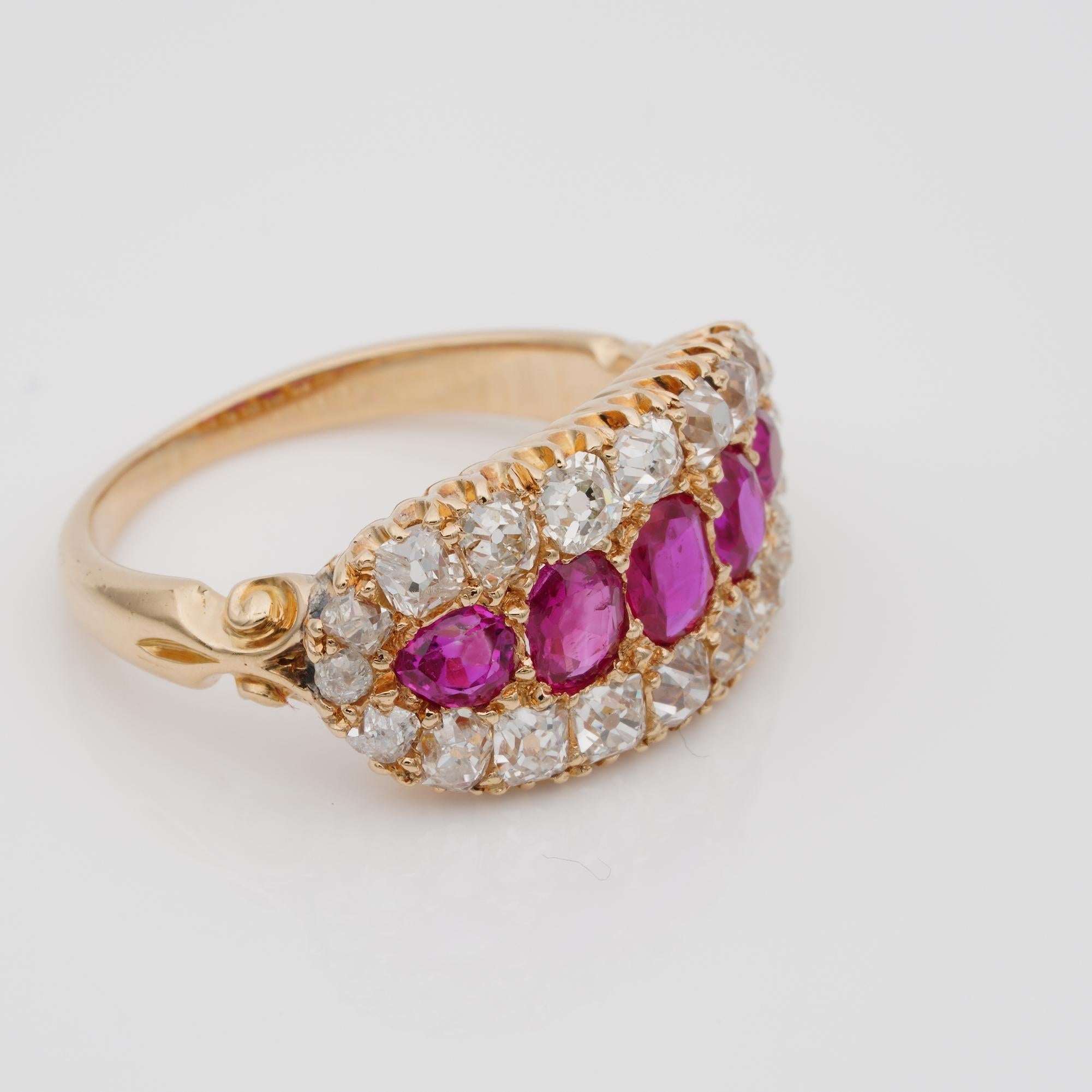 Spectacular Natural Burmese Ruby and Diamond Rare Victorian Ring In Good Condition For Sale In Napoli, IT