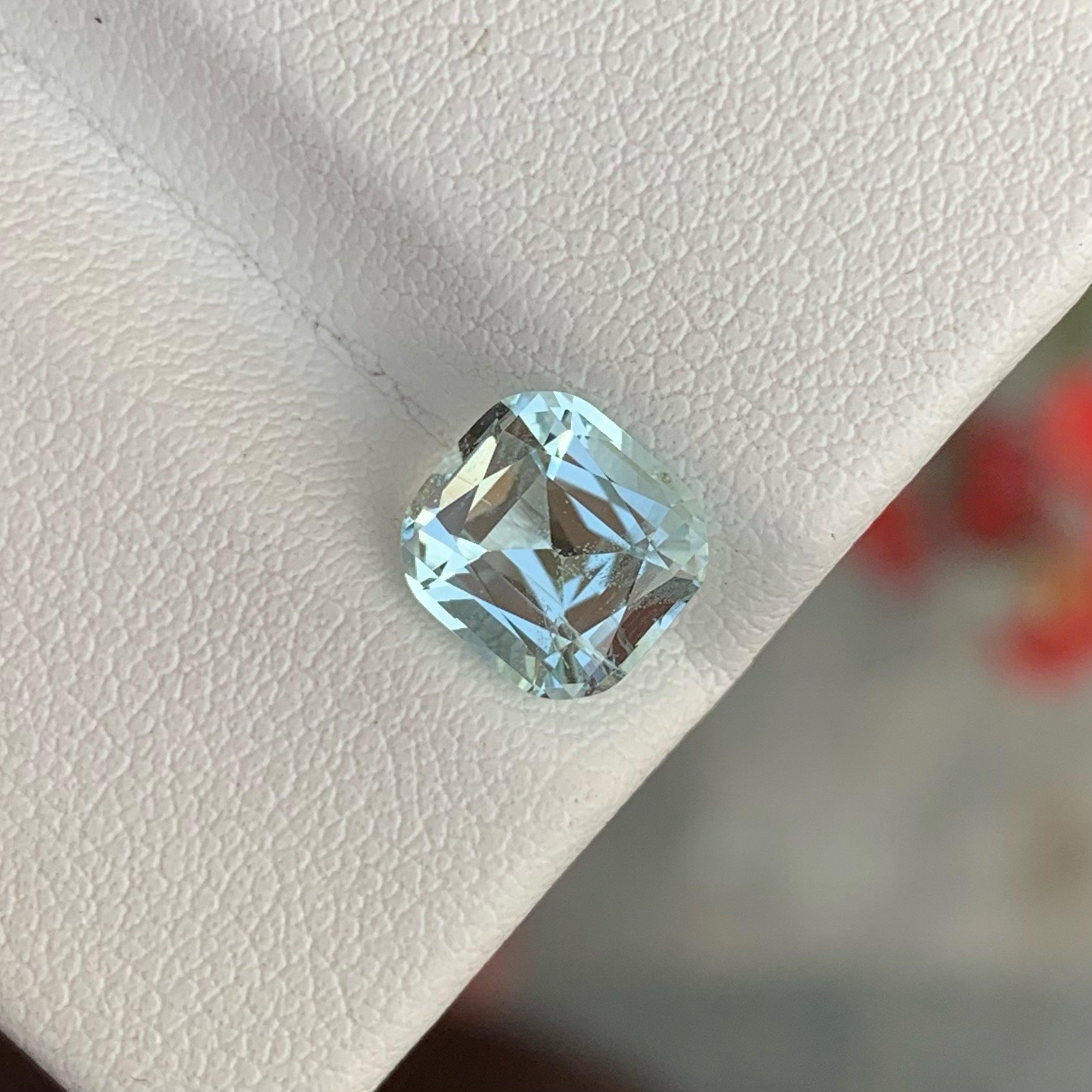 Modern Spectacular Natural Cut Aquamarine Gemstone 1.85 Carats Fine Jewelry For Sale