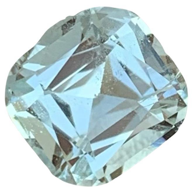 Spectaculaire pierre précieuse aigue-marine de taille naturelle 1,85 carat de bijouterie fine