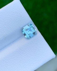 Spektakulärer natürlicher loser Aquamarin-Edelstein mit 0,95 Karat losem Aquamarin