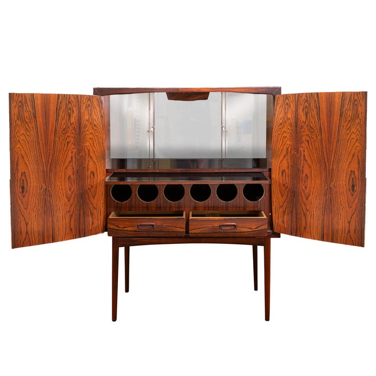 Spectacular Norwegian Illuminating Bar Cabinet in Rosewood 1950s 'signed' In Excellent Condition In New York, NY
