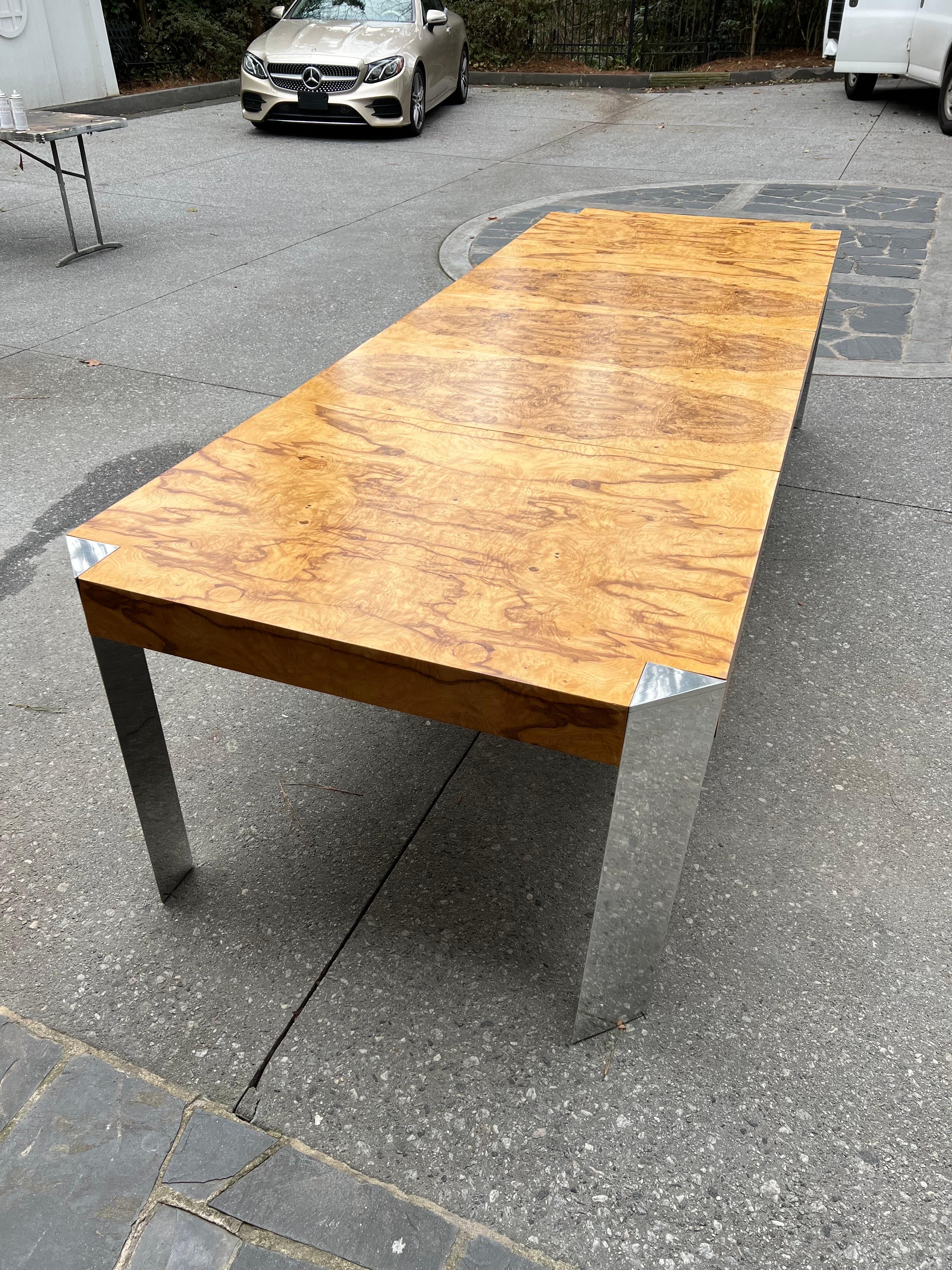 table en bois d'olivier