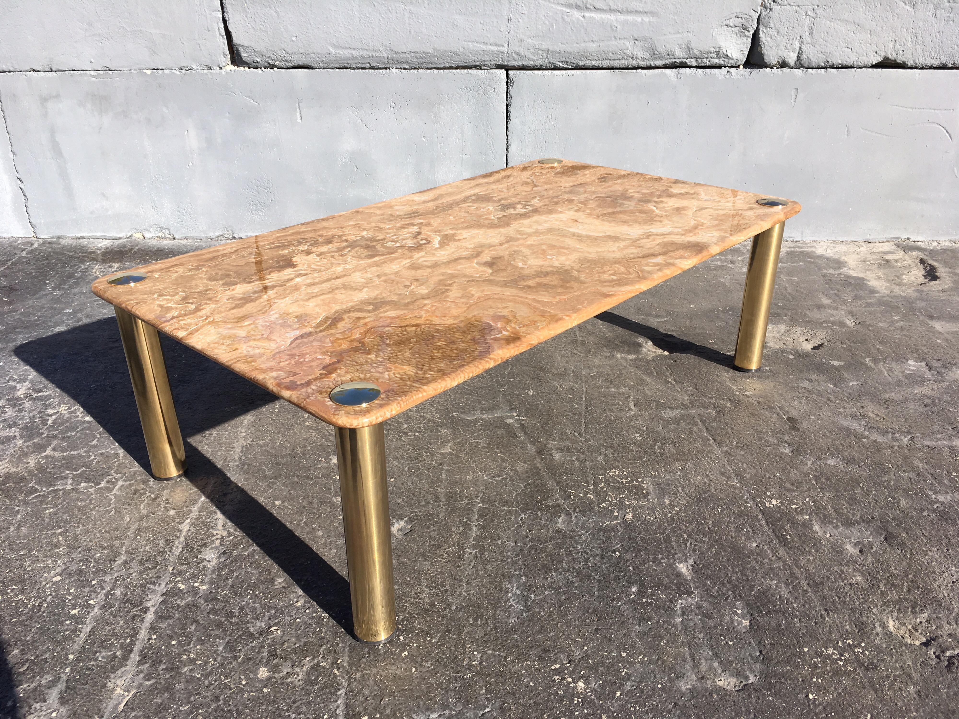 Spectacular Onyx and Brass Coffee Table, Italy, Midcentury In Good Condition In Miami, FL