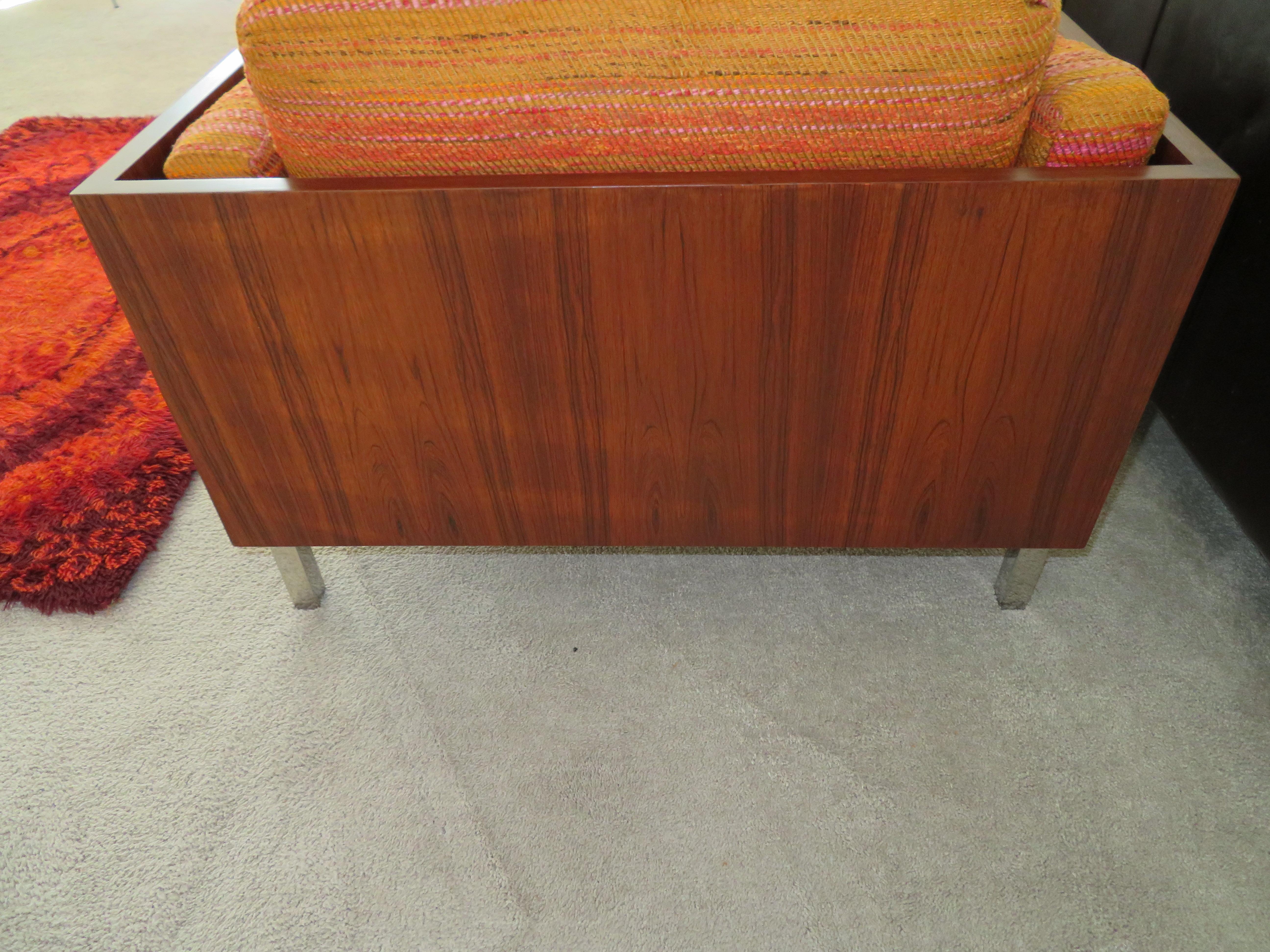 Spektakuläres Paar Palisander-Chrom-Würfel-Loungesessel John Stuart im Angebot 3
