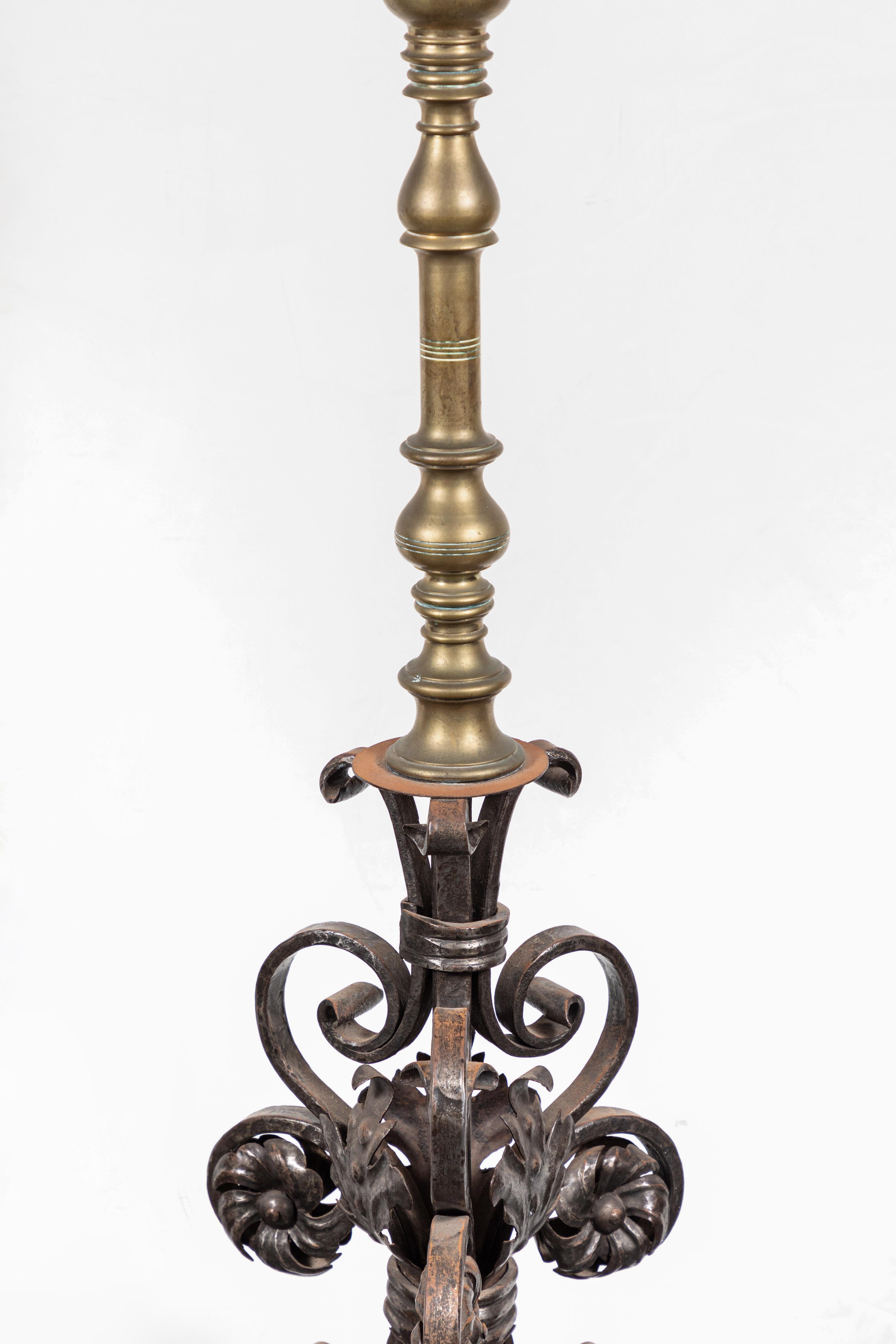 Spectacular Pair of 18th Century Iron Candlesticks In Good Condition In Los Angeles, CA