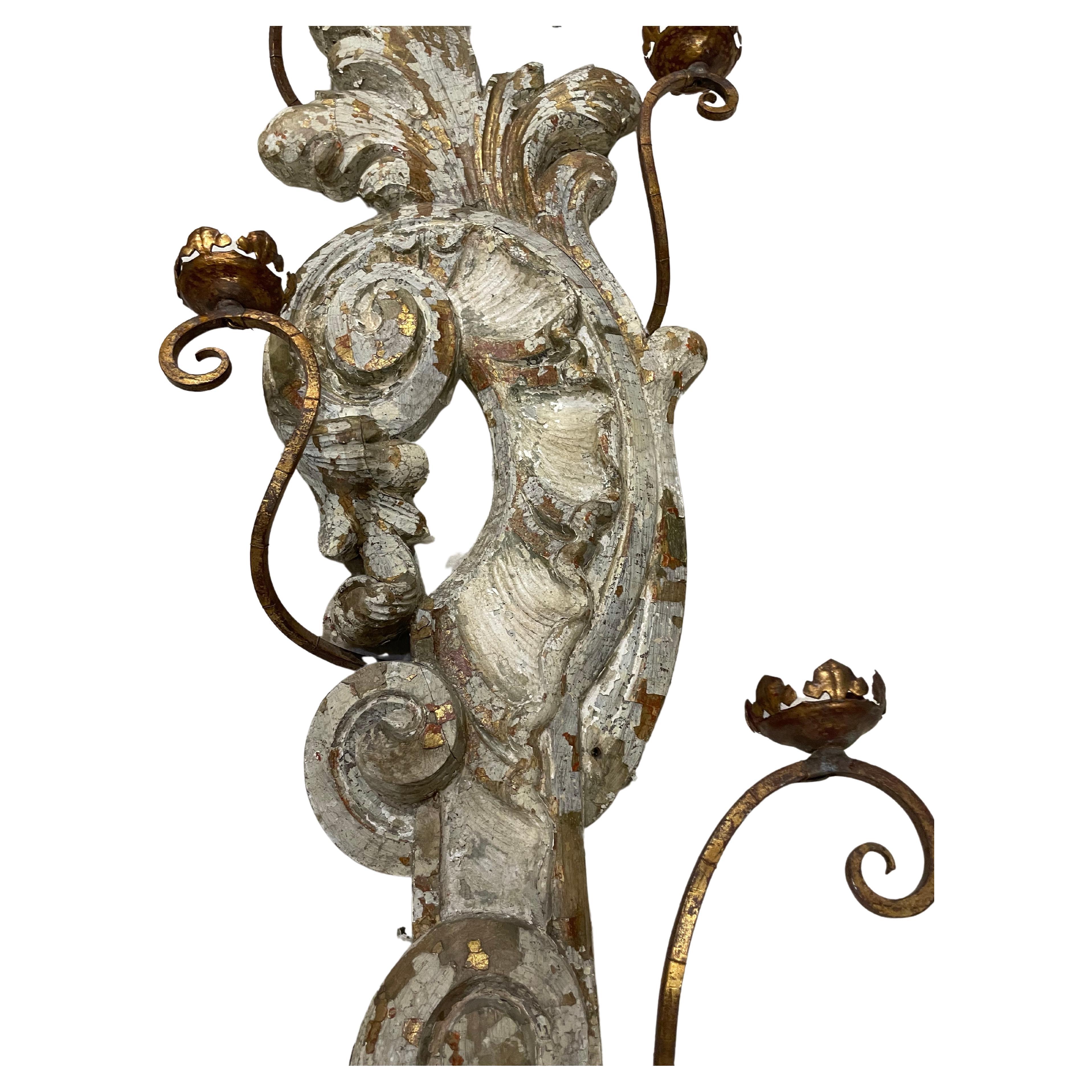 XIXe siècle Spectaculaire paire d'appliques italiennes anciennes en bois sculpté, 19ème siècle