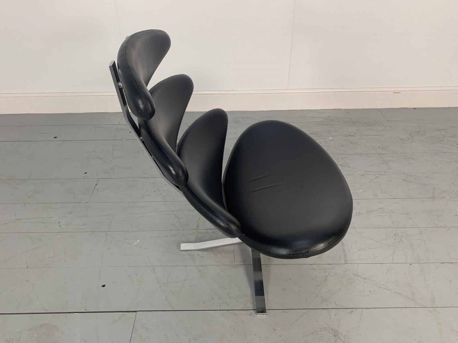 Spectacular Pair of Erik Jorgensen “Corona” EJ5 Chairs in Black “Apache” Leather For Sale 6