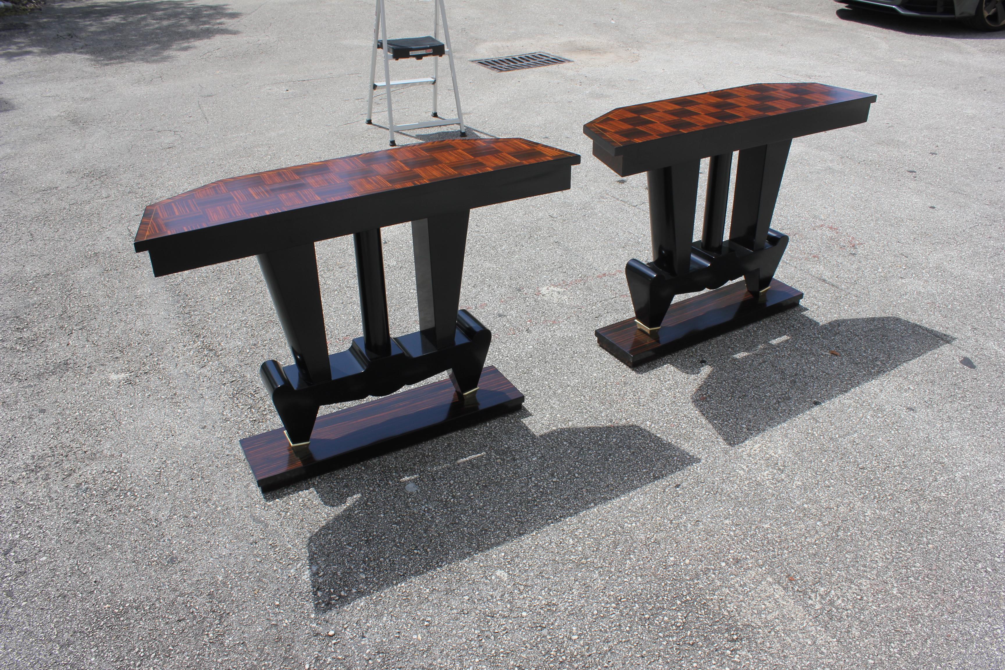 Spectacular Pair of French Art Deco Macassar Ebony Console Tables, circa 1940s In Excellent Condition In Hialeah, FL