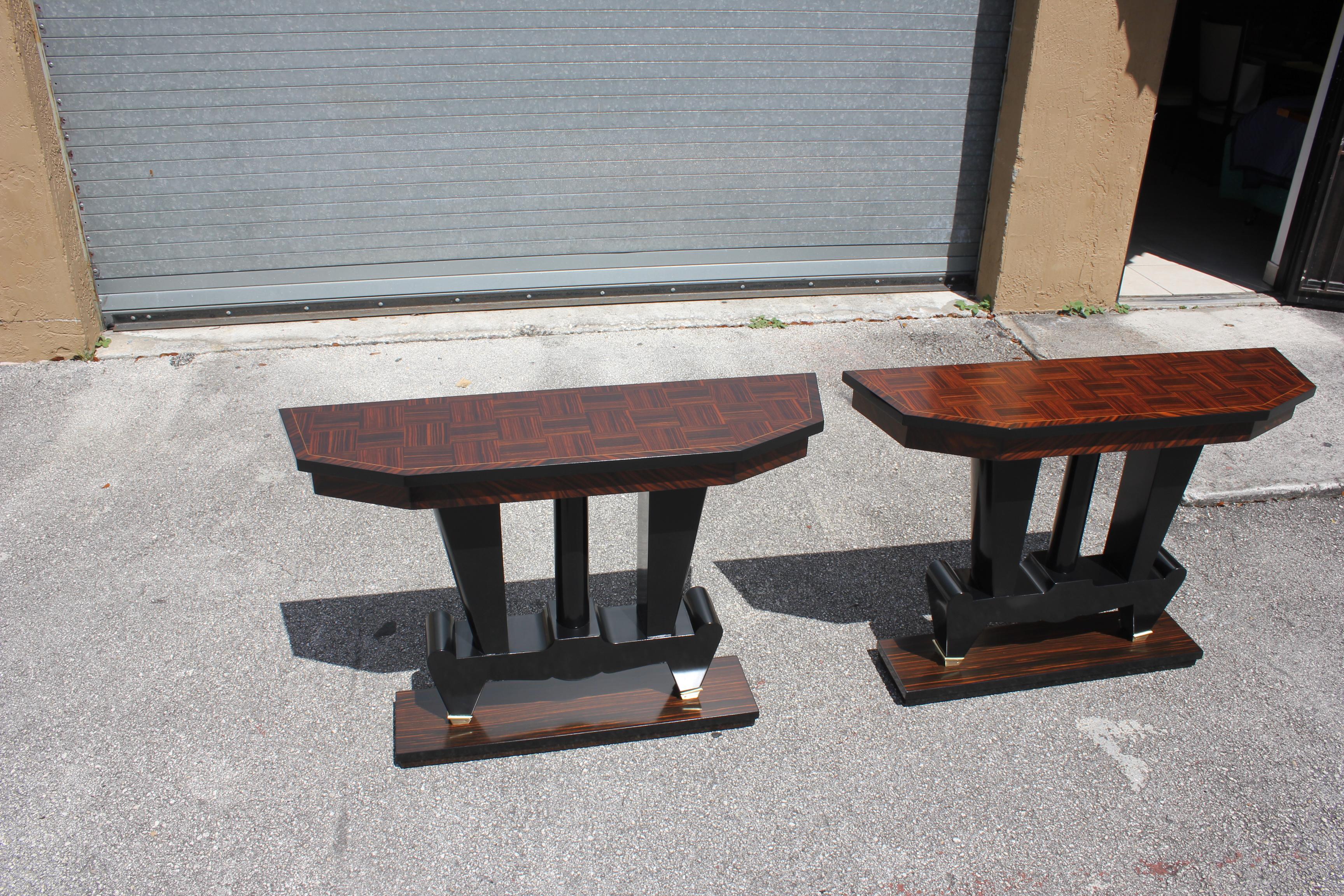 Mid-20th Century Spectacular Pair of French Art Deco Macassar Ebony Console Tables, circa 1940s