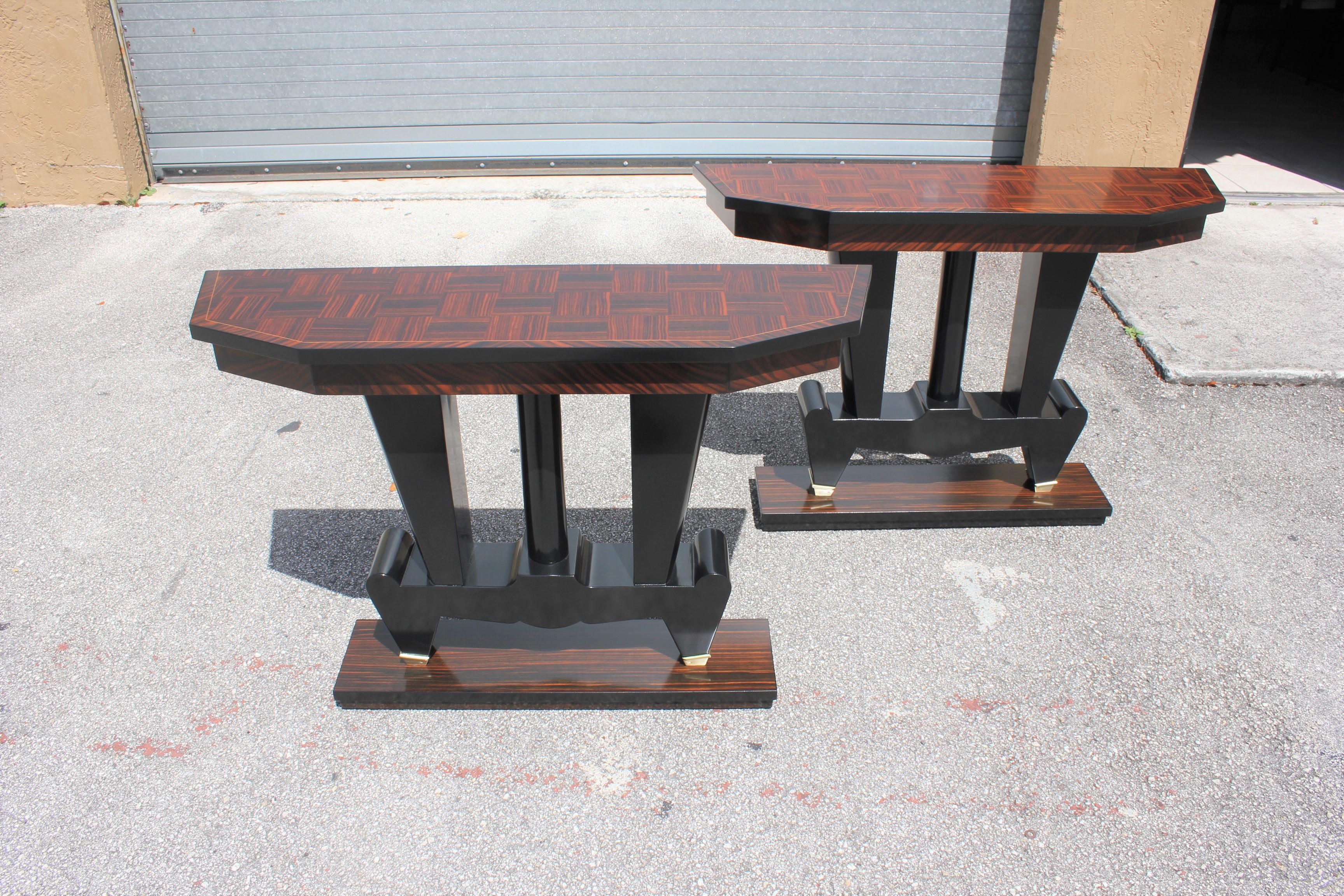 Spectacular Pair of French Art Deco Macassar Ebony Console Tables, circa 1940s 2