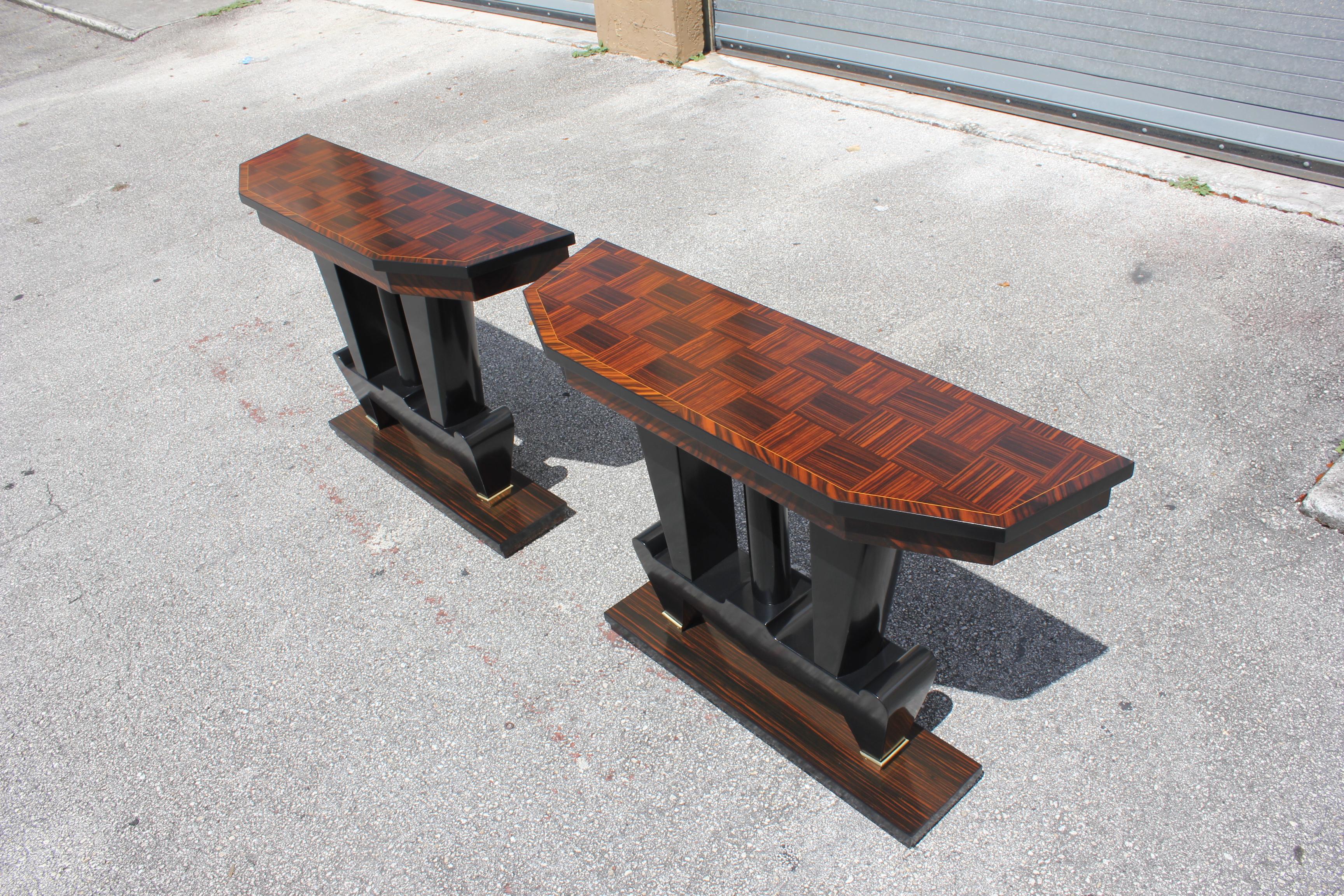 Spectacular Pair of French Art Deco Macassar Ebony Console Tables, circa 1940s 3