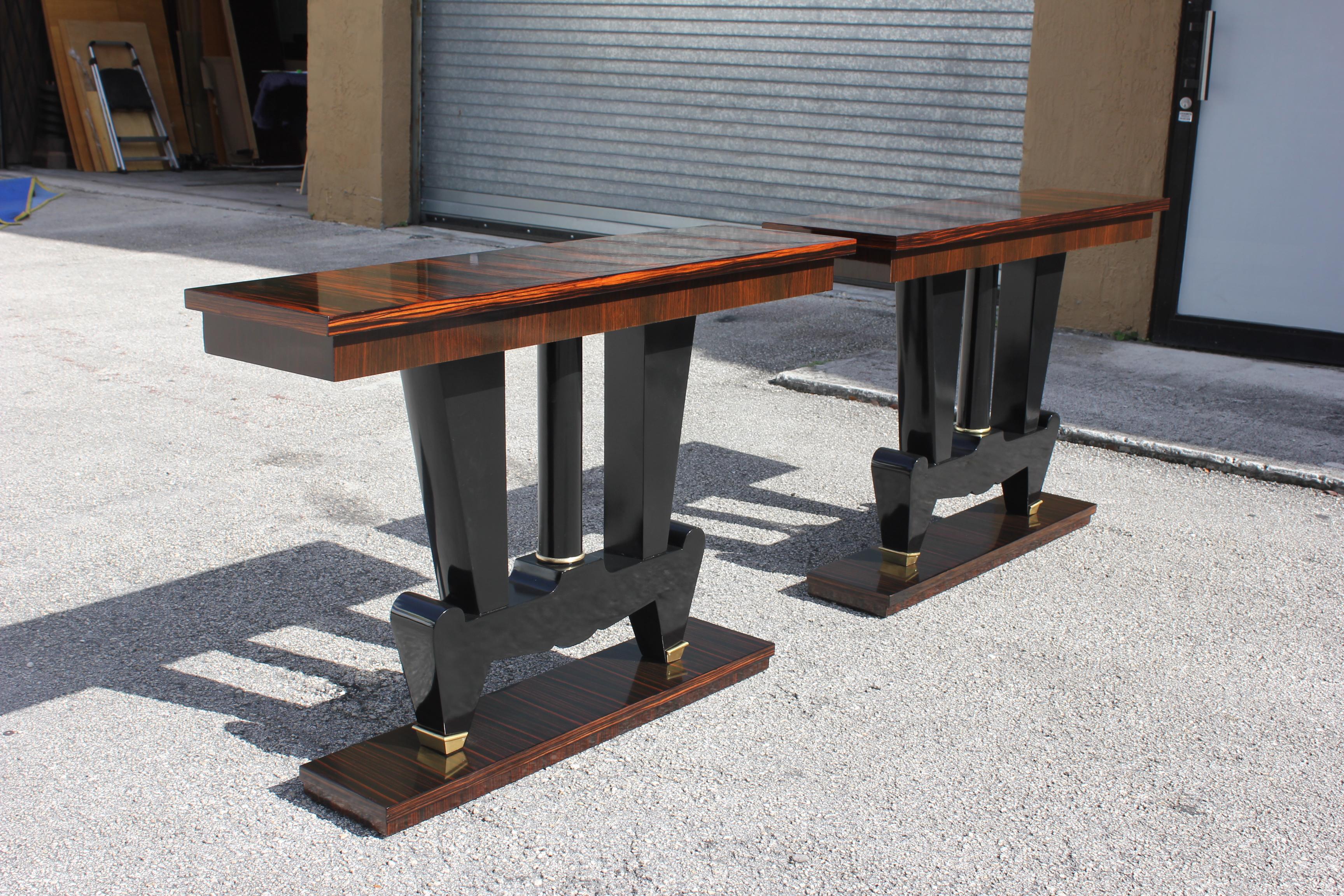 Spectacular Pair of French Art Deco Macassar Ebony Console Tables, circa 1940s 4