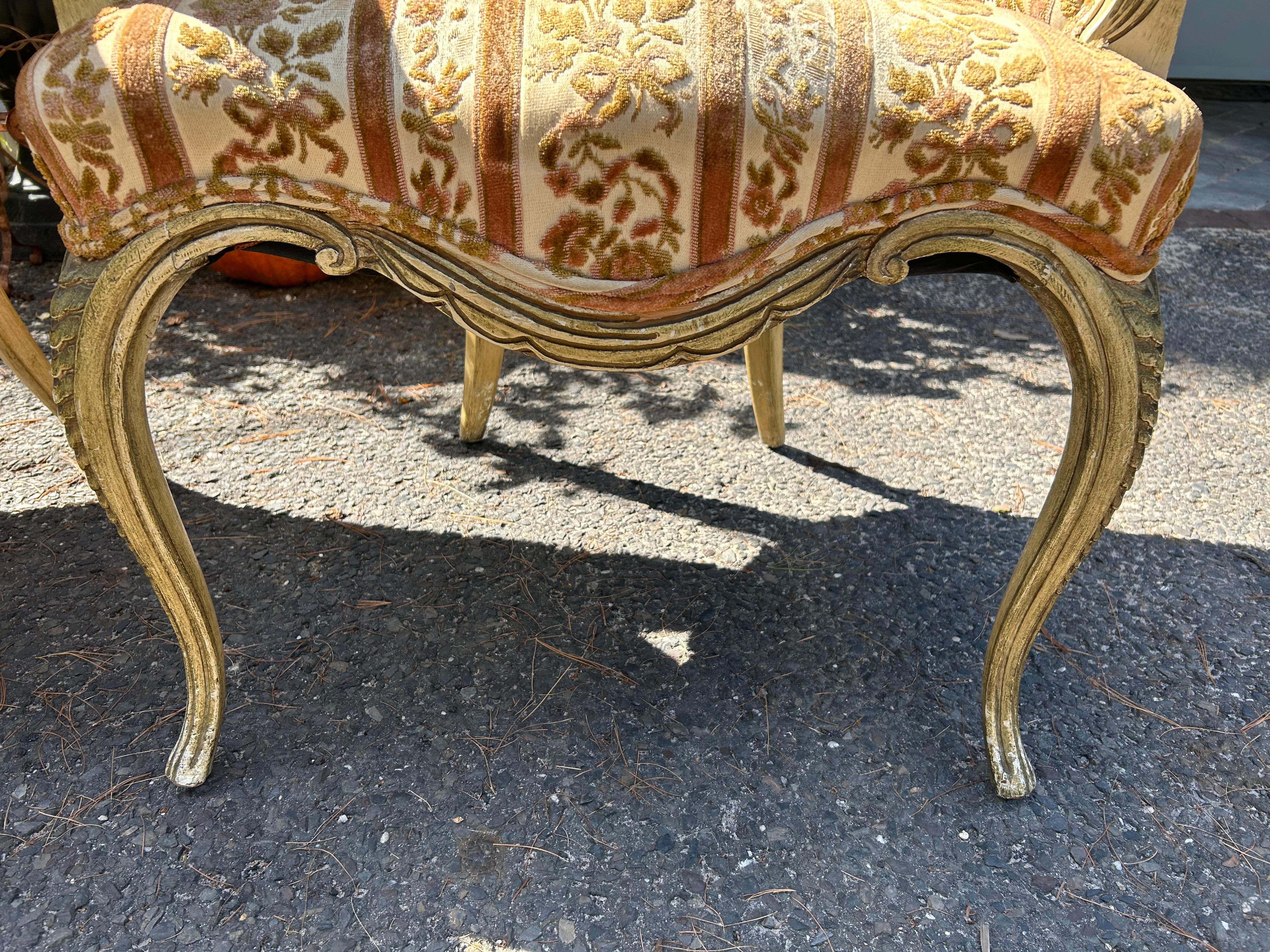 Spectaculaire paire de chaises longues à accoudoirs Grosfeld House Hollywood Regency Modern en vente 5
