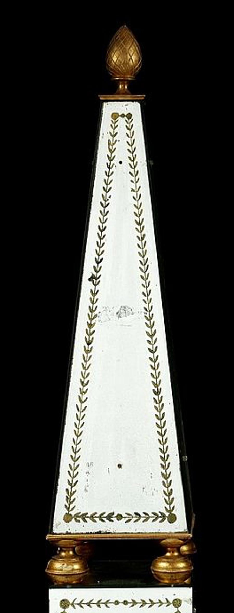 Spectacular Pair of Italian Neoclassical Mirror Obelisques (20. Jahrhundert) im Angebot