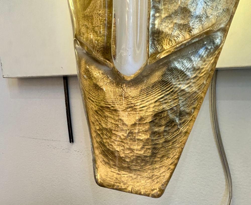 XX secolo Spettacolare coppia di lampade da parete in vetro di Murano con foglie d'oro in vendita