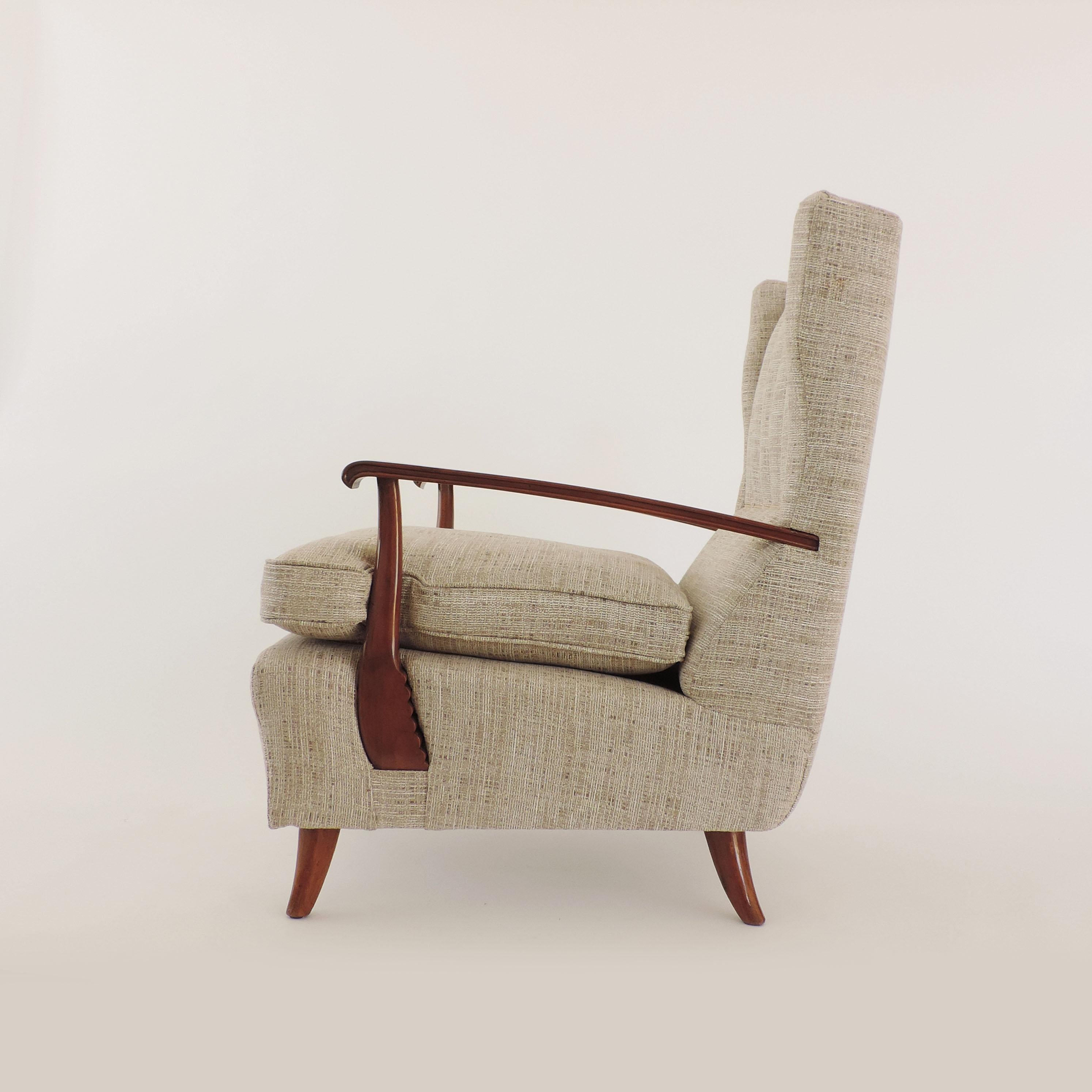Splendid pair of streamline Paolo Buffa armchairs, 
Sculpted wood parts.
Ref: I mobili di Paolo Buffa p. 23.