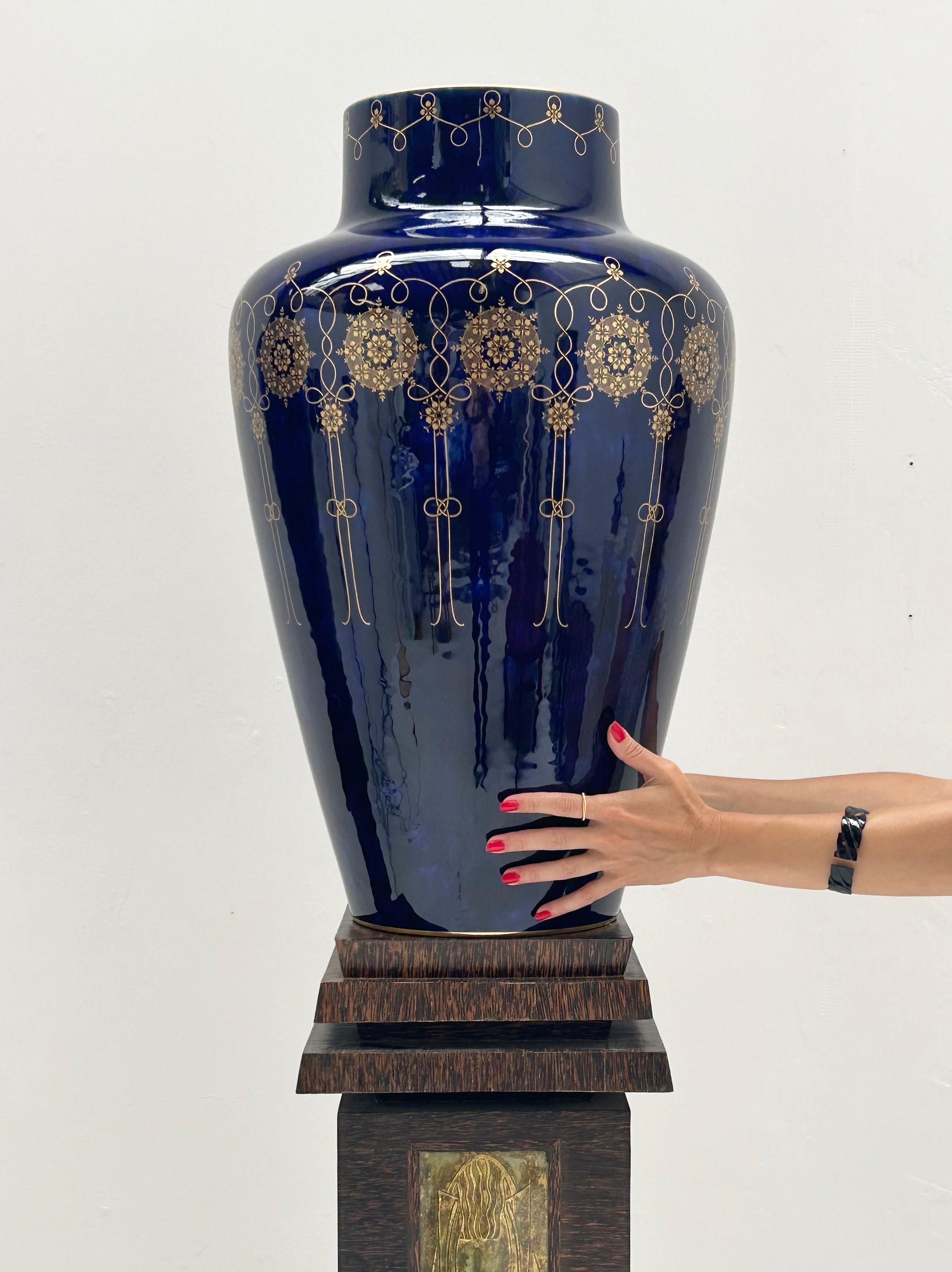 Art Deco Spectacular pair of vases from the Sèvres factory